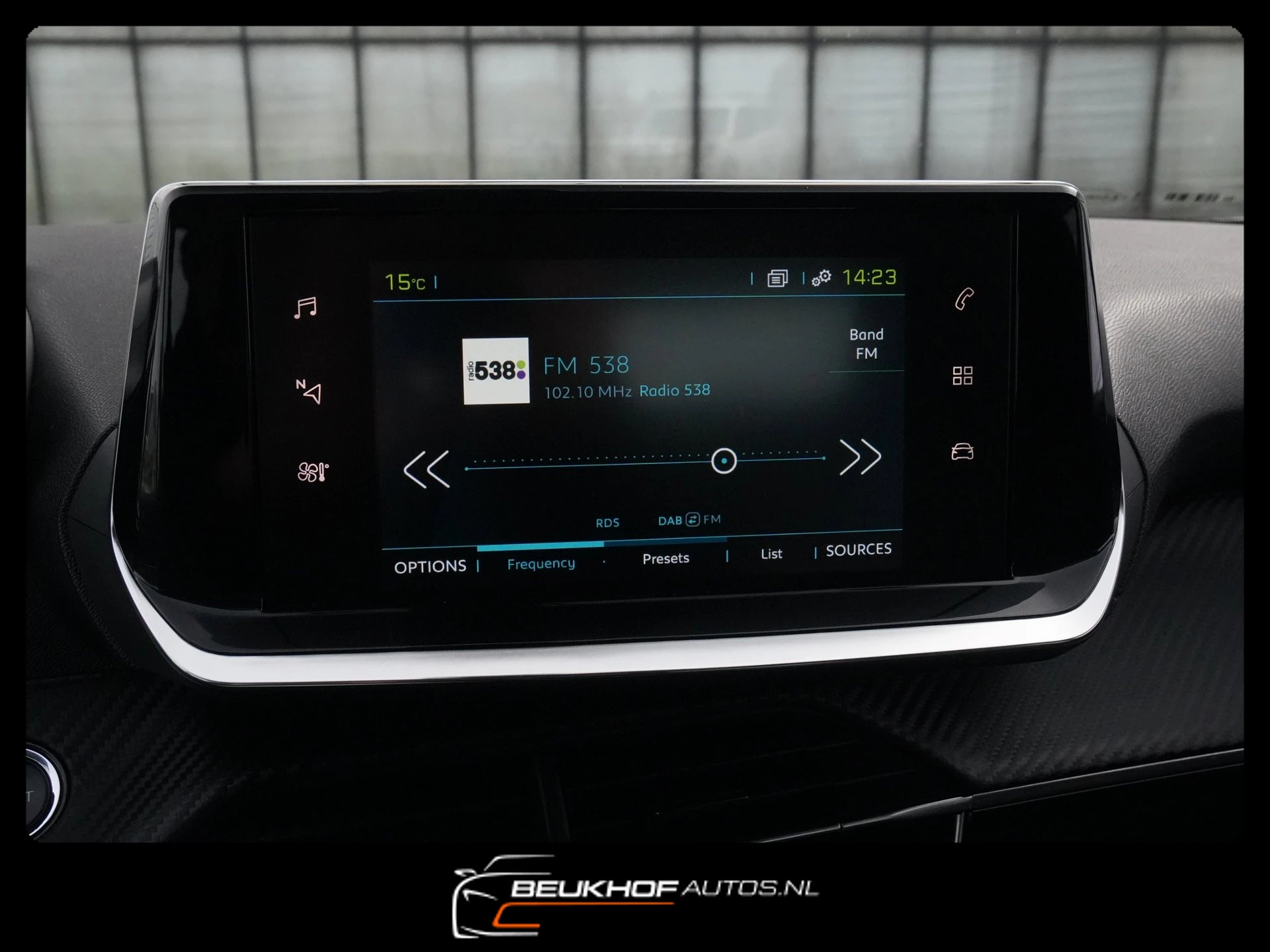 Hoofdafbeelding Peugeot e-2008