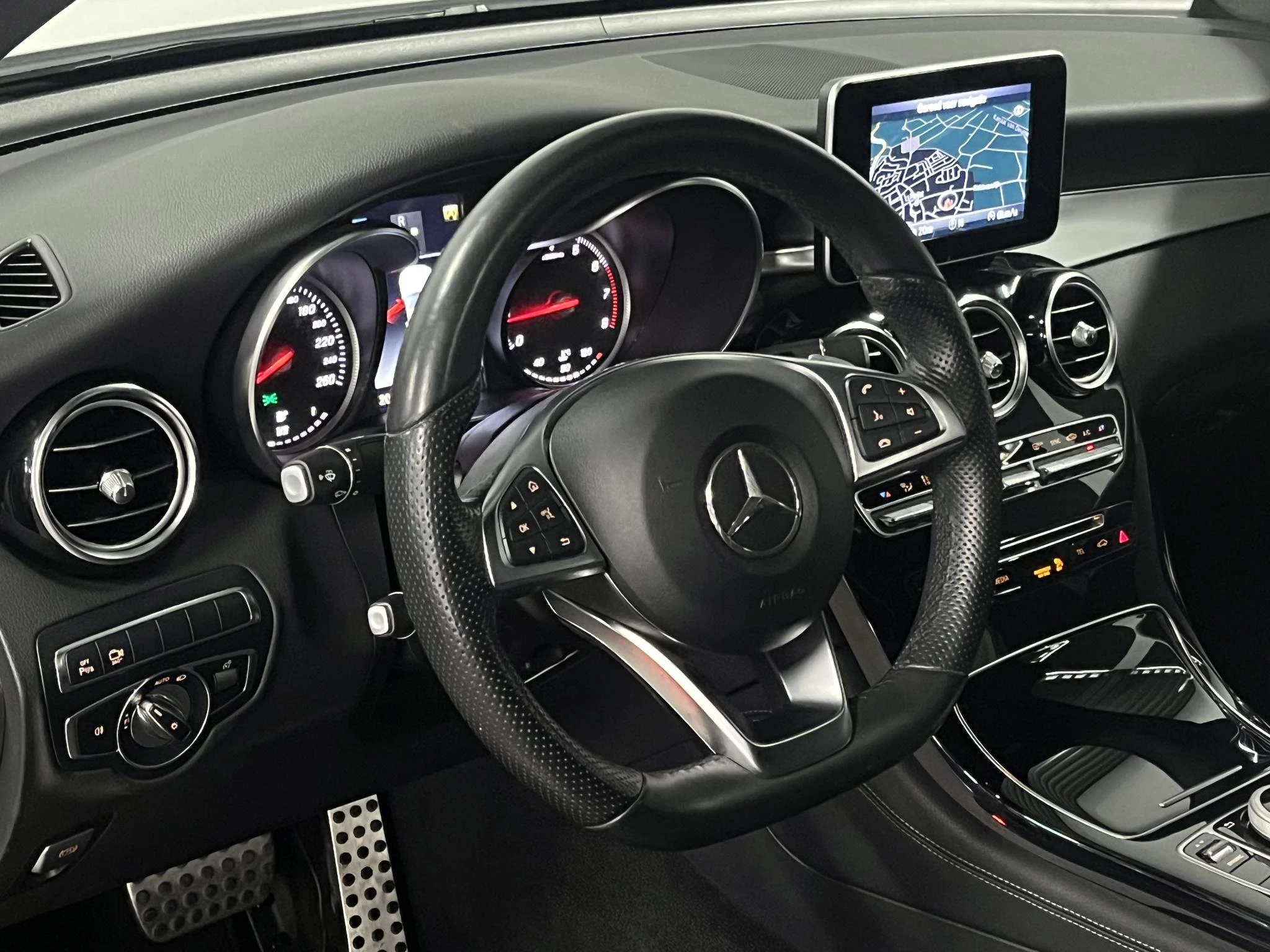 Hoofdafbeelding Mercedes-Benz GLC