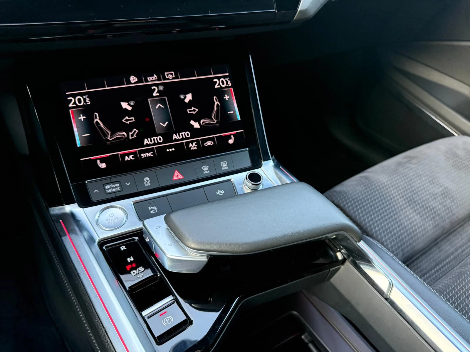 Hoofdafbeelding Audi e-tron