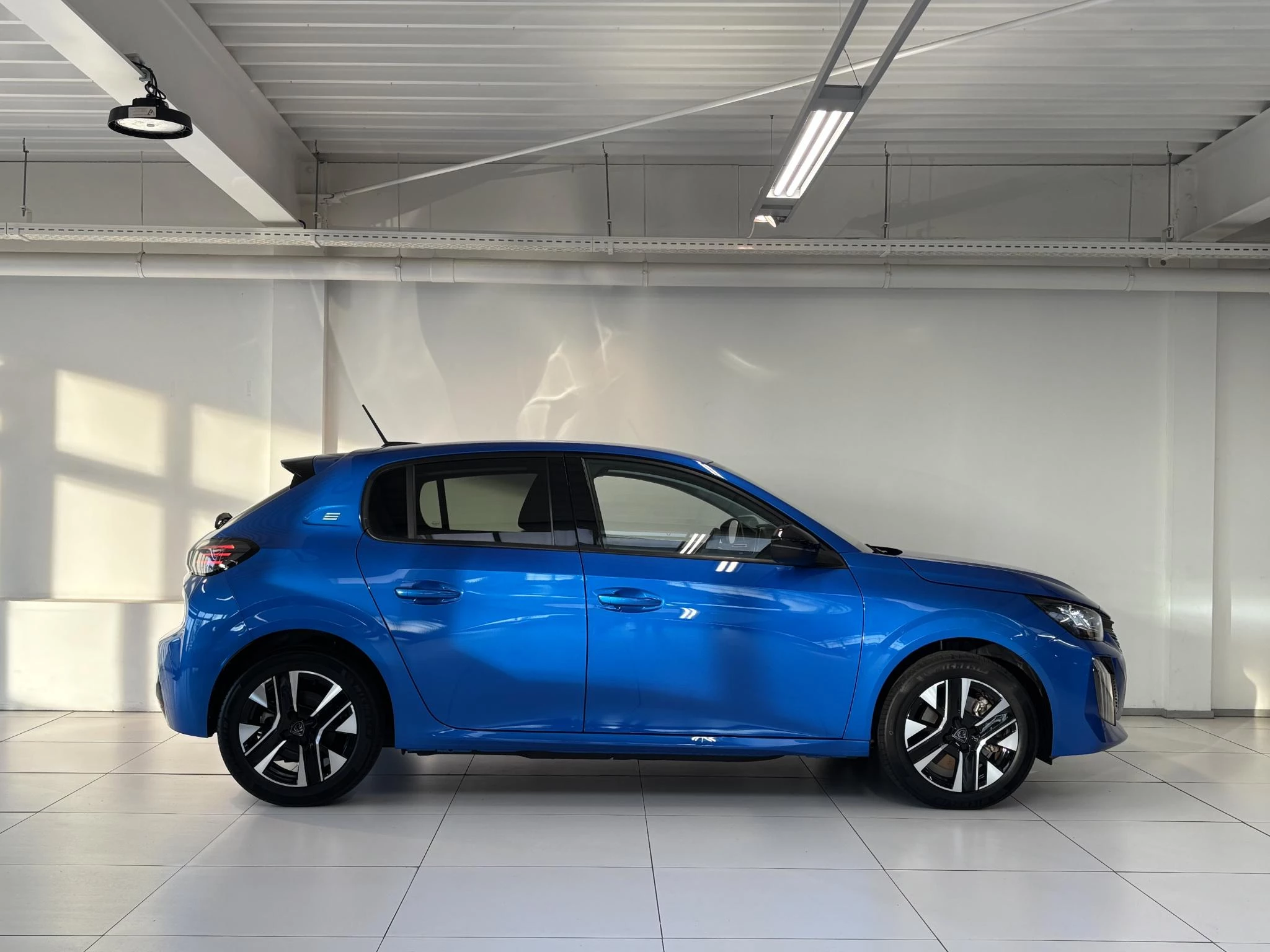 Hoofdafbeelding Peugeot e-208