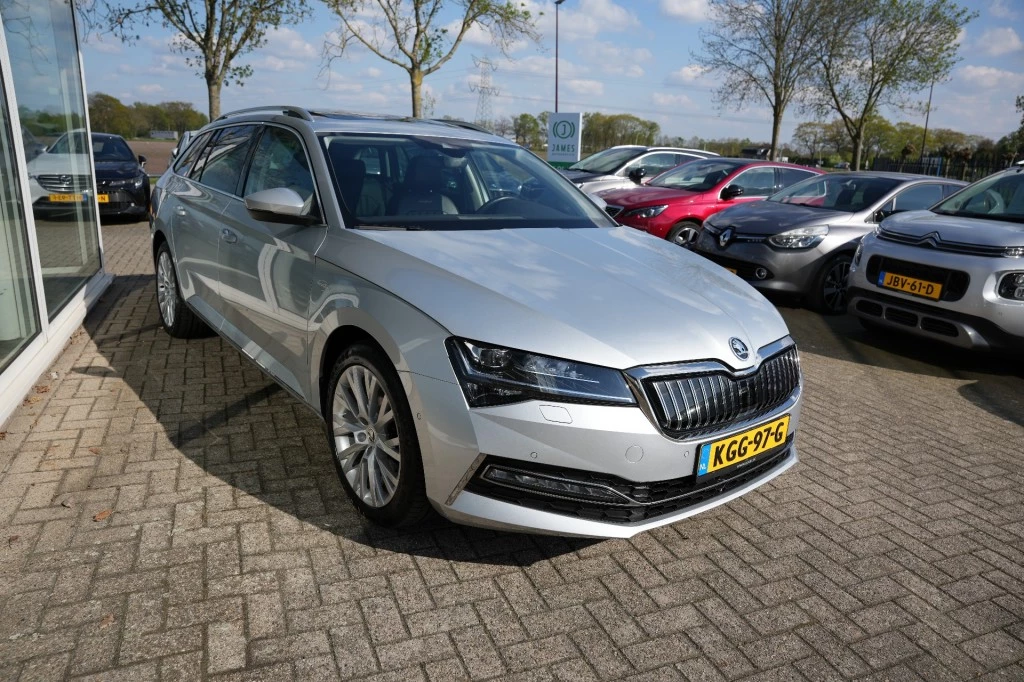 Hoofdafbeelding Škoda Superb