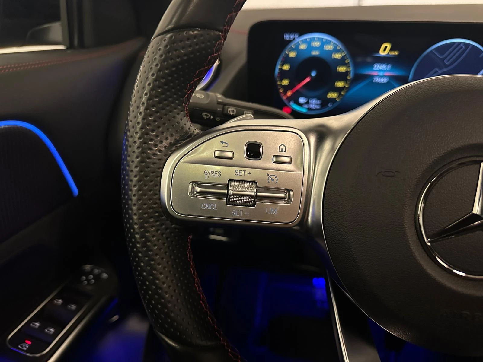 Hoofdafbeelding Mercedes-Benz EQA