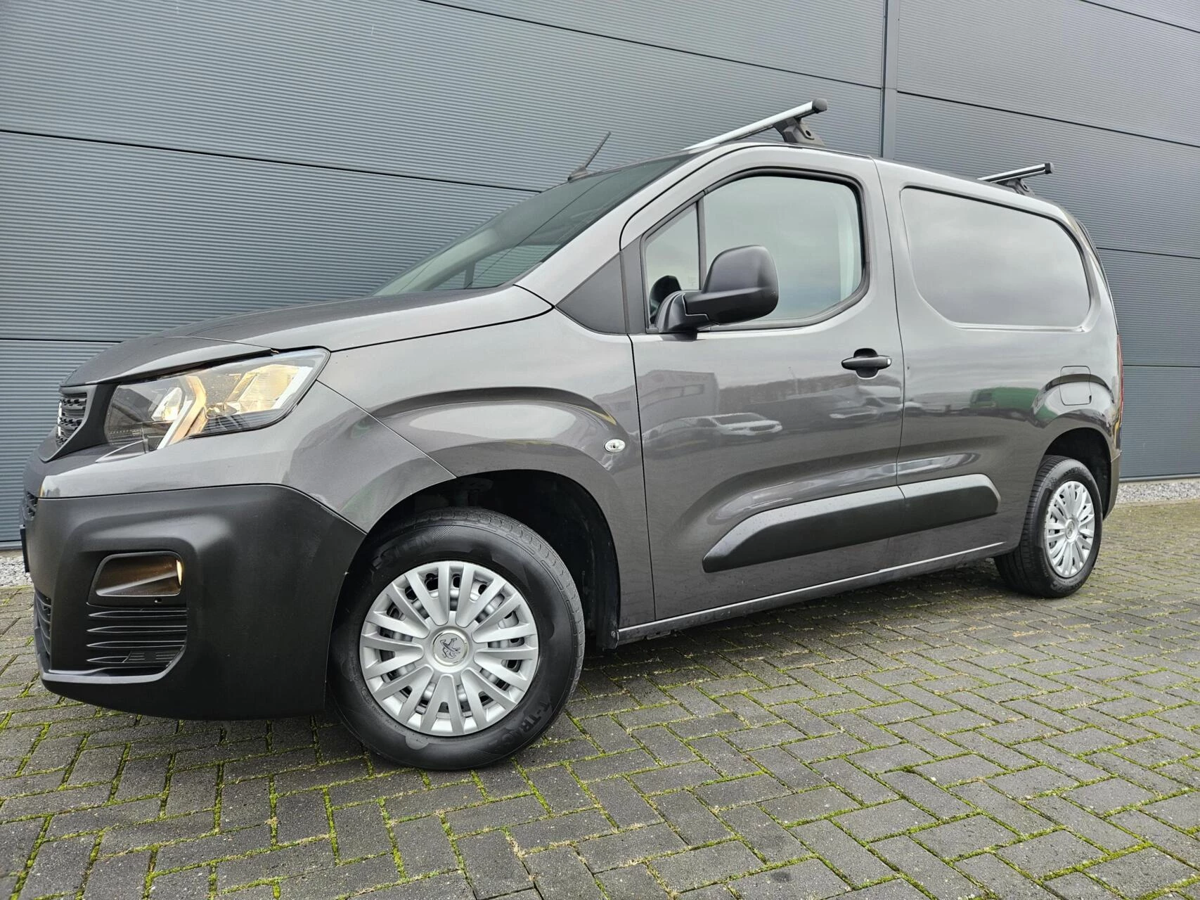 Hoofdafbeelding Peugeot Partner