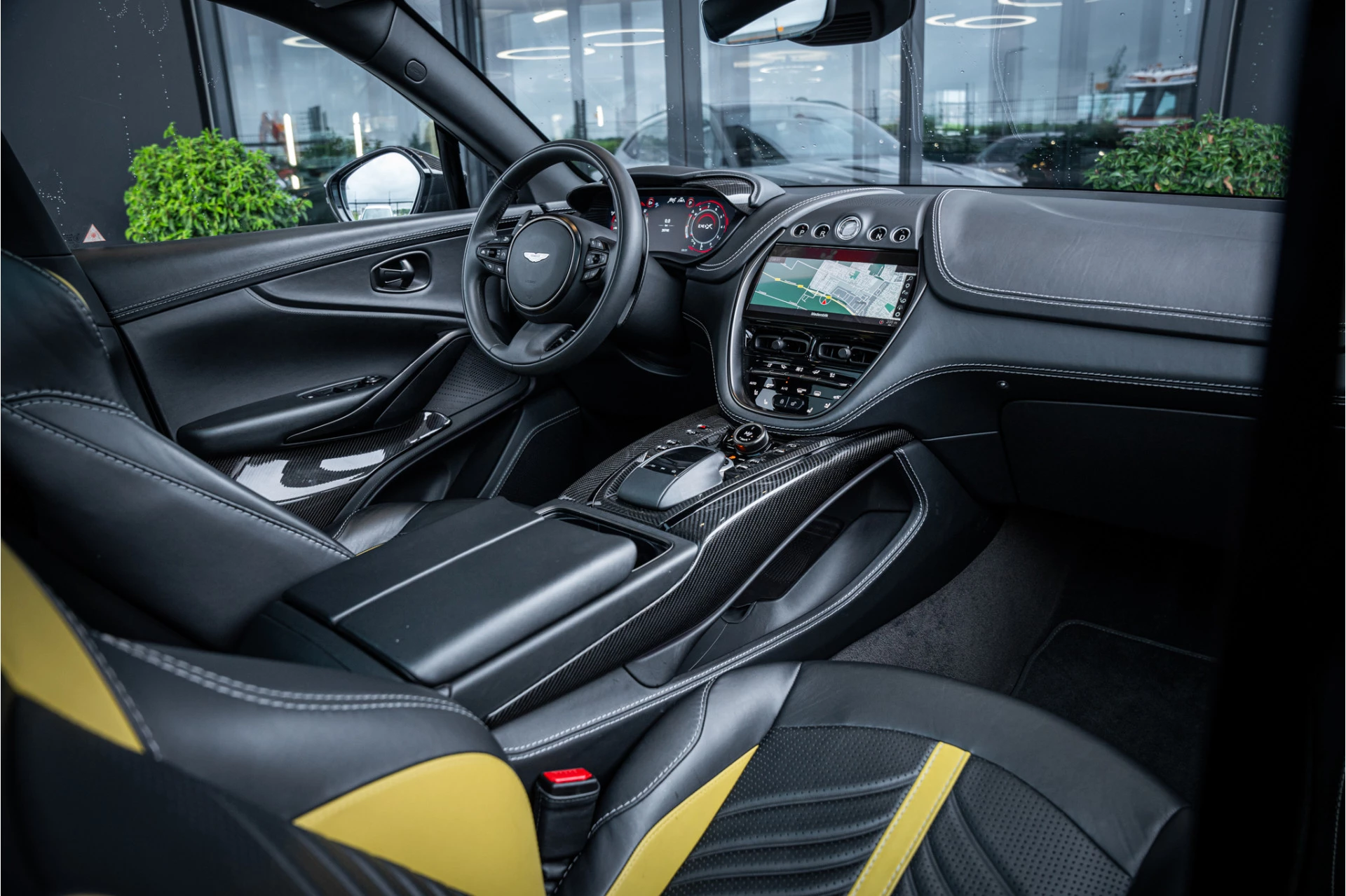 Hoofdafbeelding Aston Martin DBX