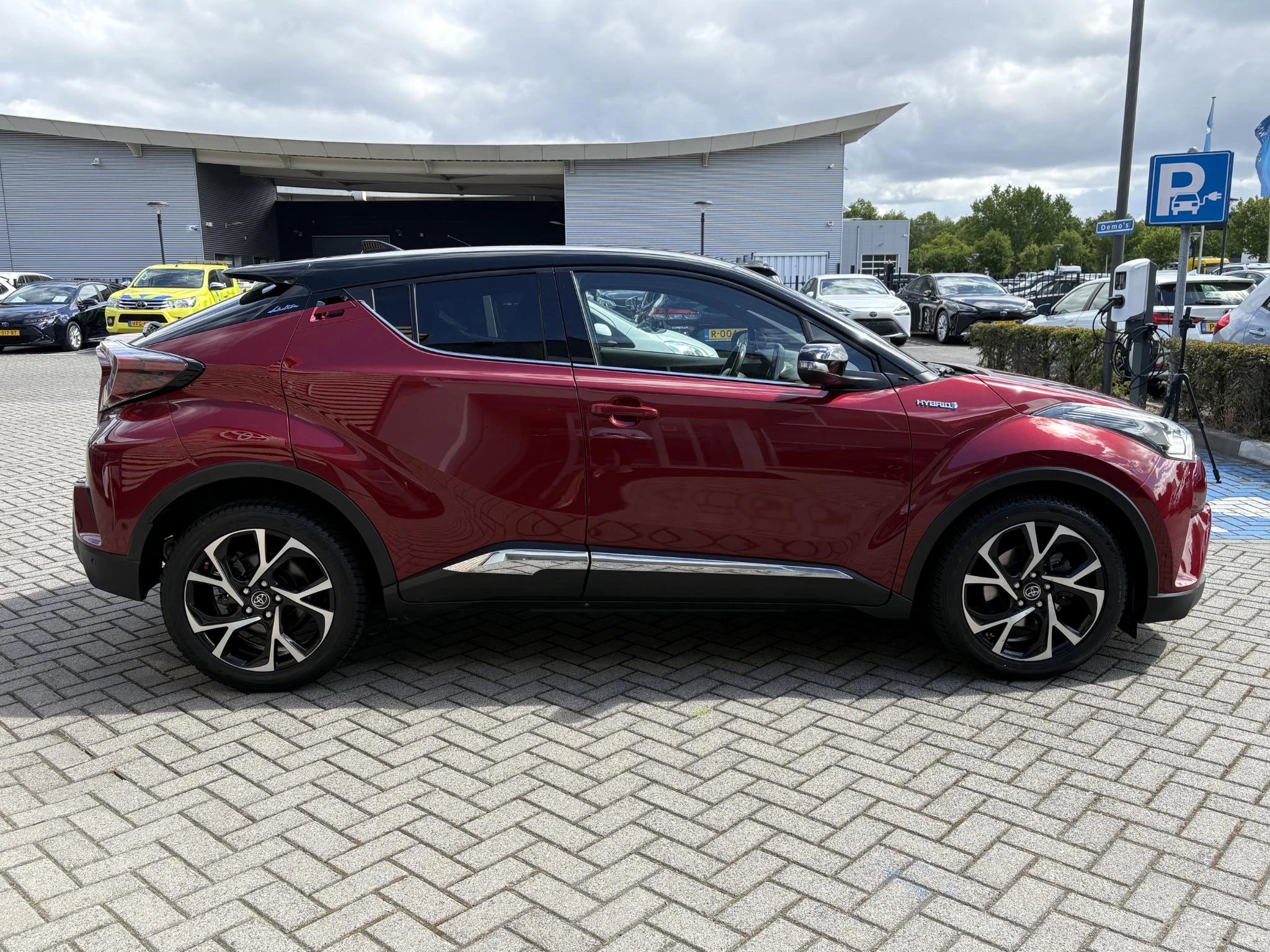 Hoofdafbeelding Toyota C-HR