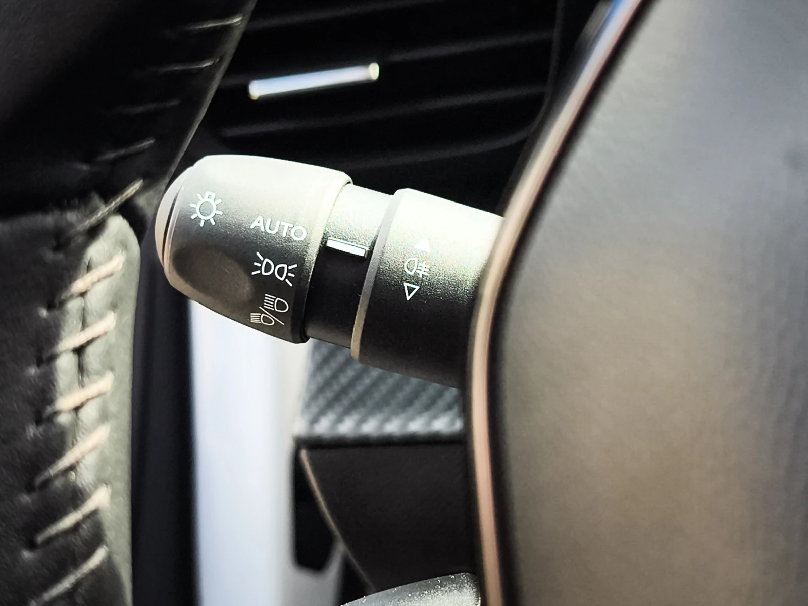 Hoofdafbeelding Peugeot e-208