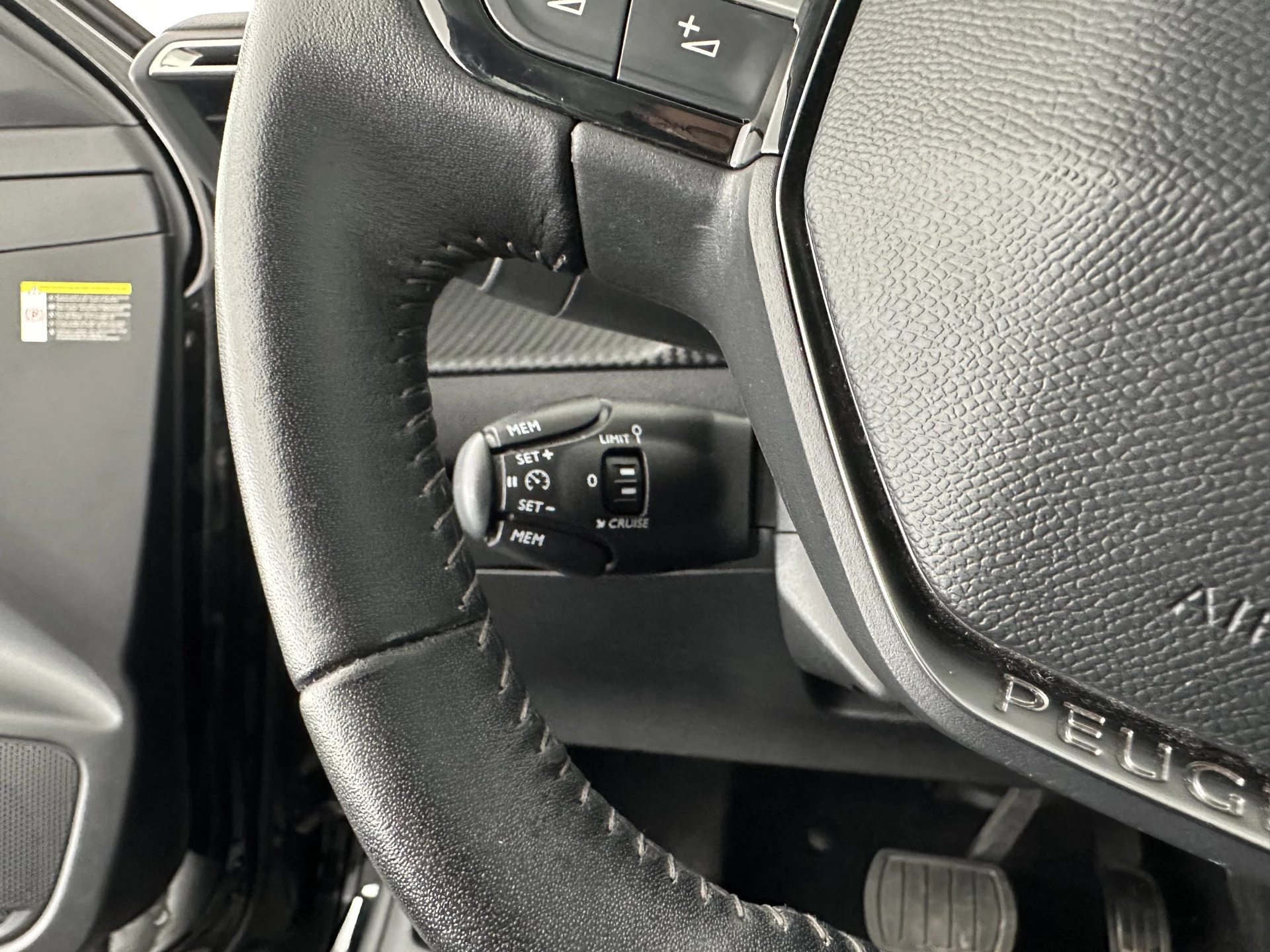 Hoofdafbeelding Peugeot e-208