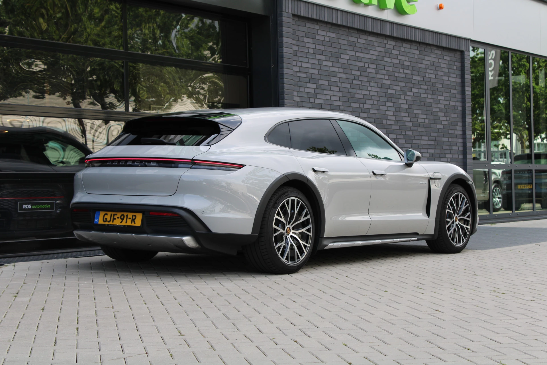 Hoofdafbeelding Porsche Taycan