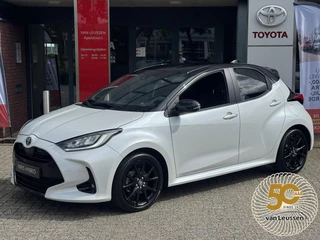 Toyota Yaris 1.5 Hybrid Executive HEAD-UP APPLE/ANDROID STOELVERWARMING PARK-SENSOREN CAMERA CLIMA EL-SPIEGELS LM-VELGEN 17"