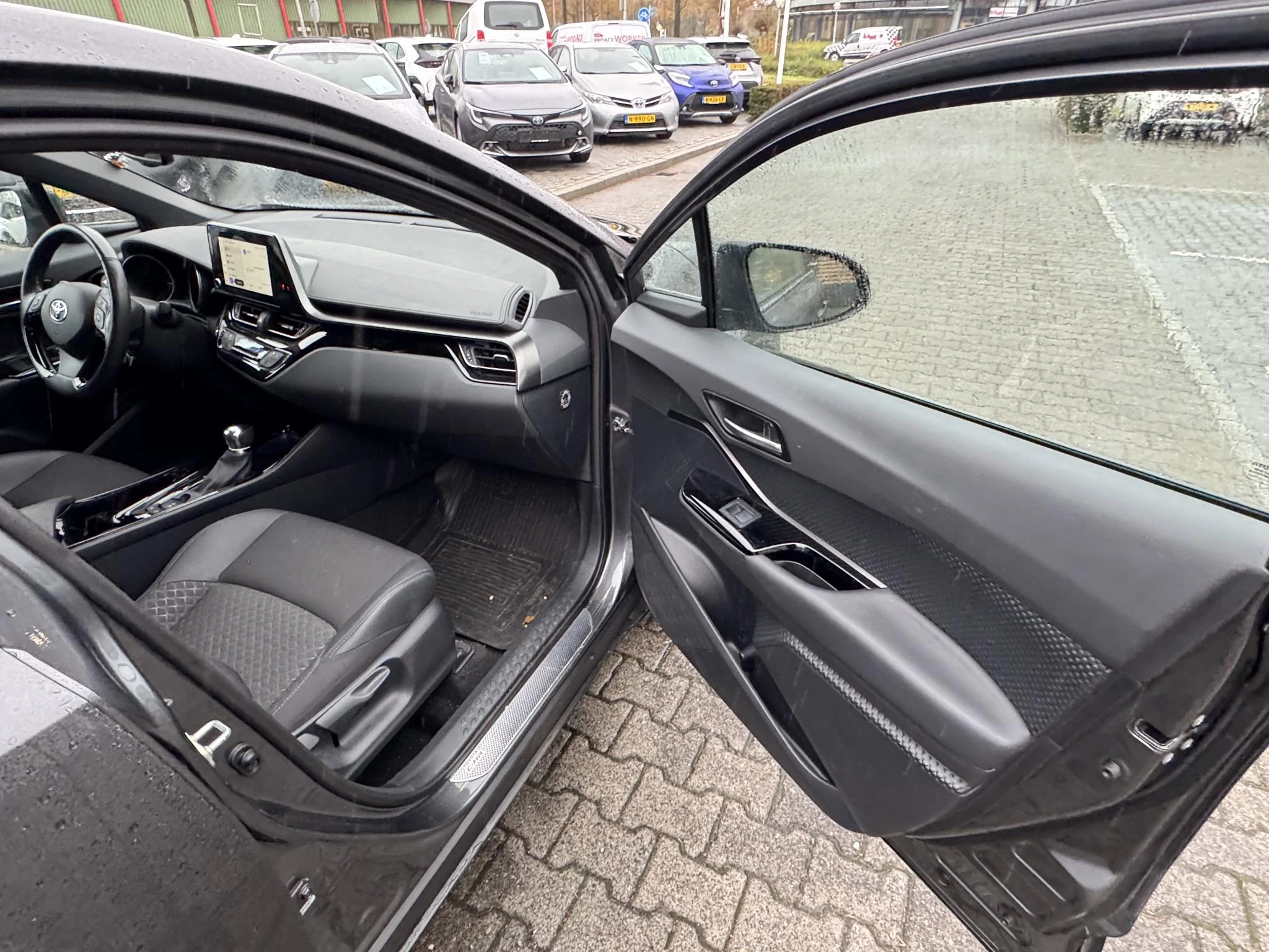 Hoofdafbeelding Toyota C-HR