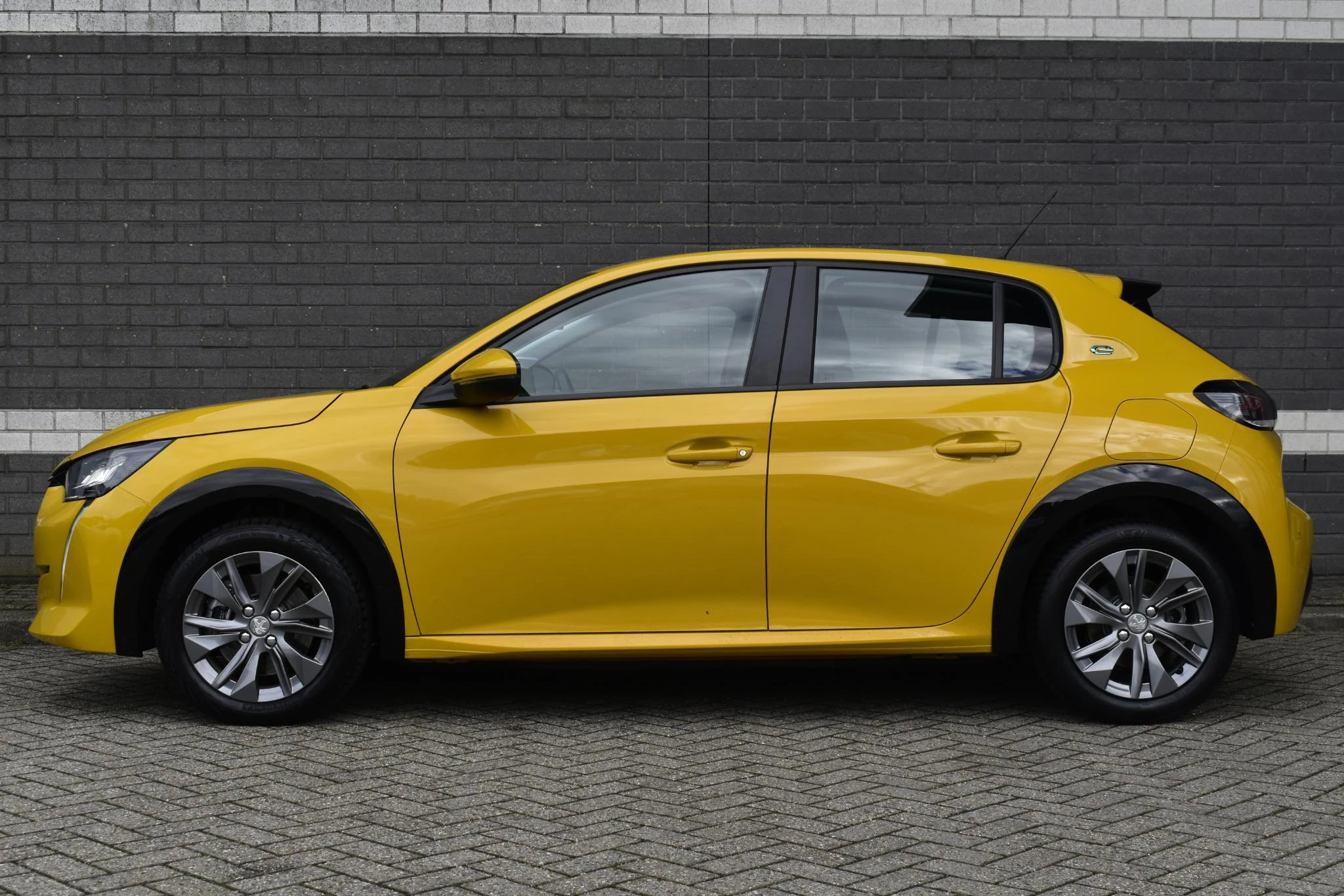 Hoofdafbeelding Peugeot e-208