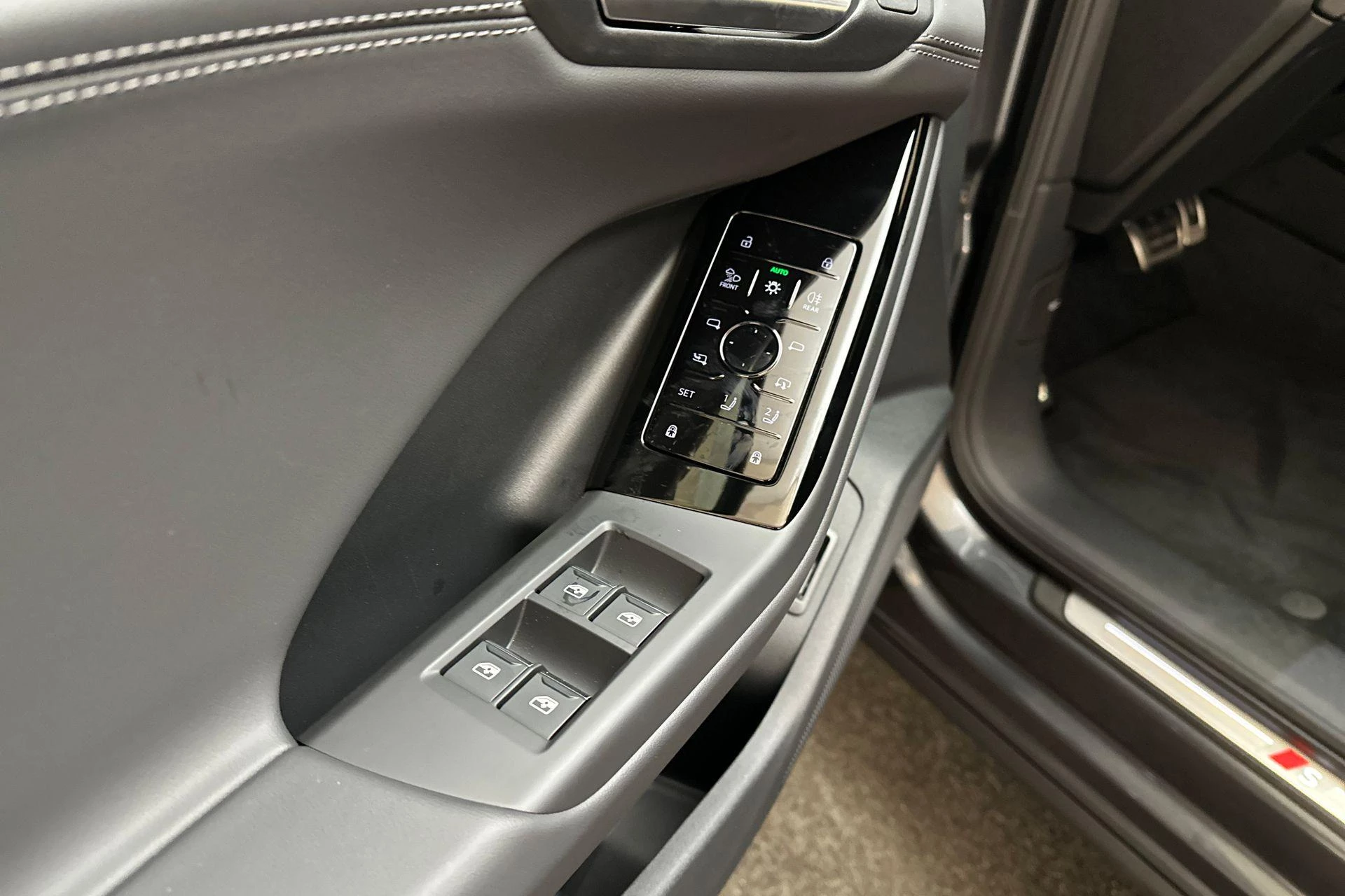 Hoofdafbeelding Audi Q6 e-tron