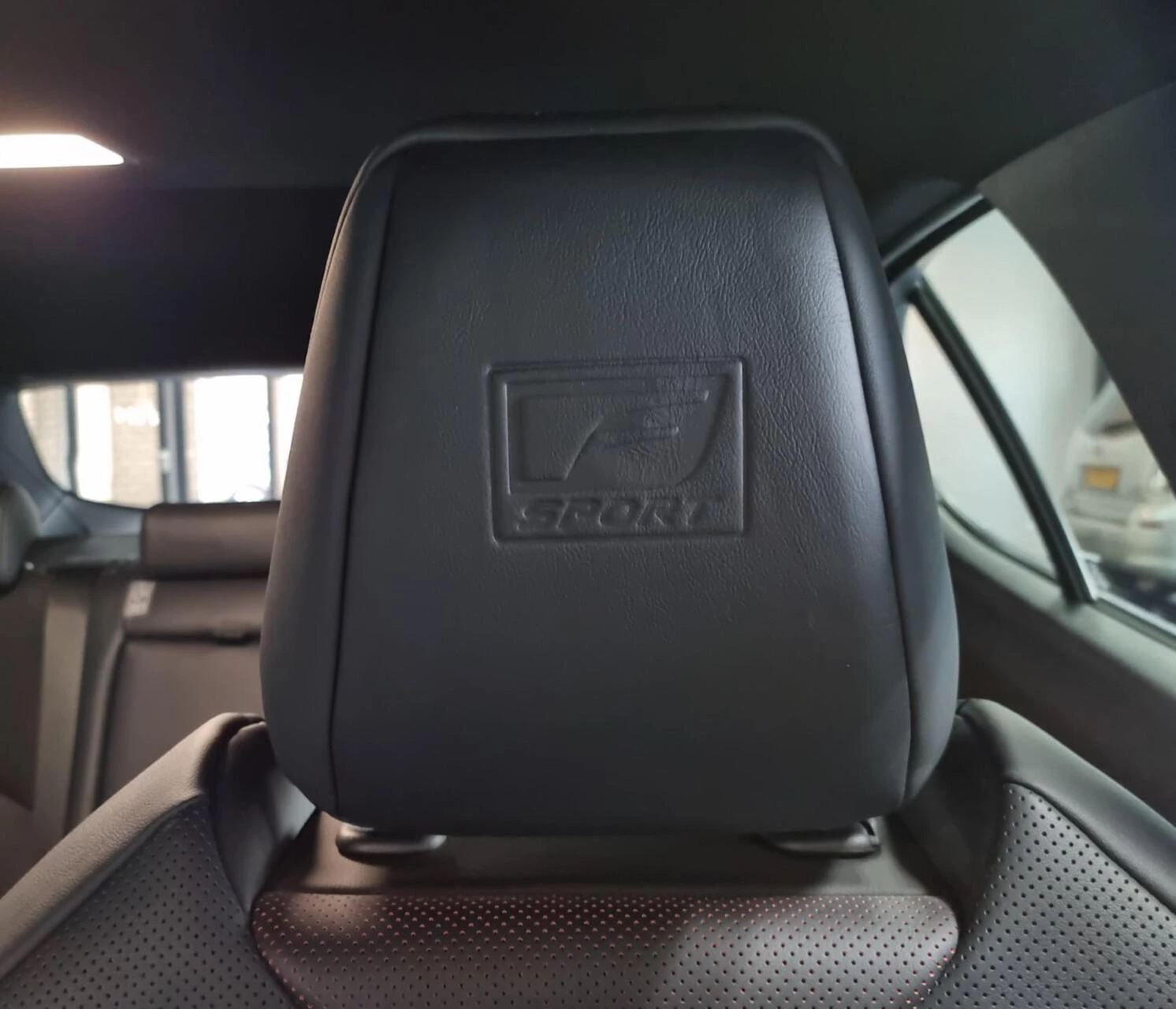 Hoofdafbeelding Lexus UX