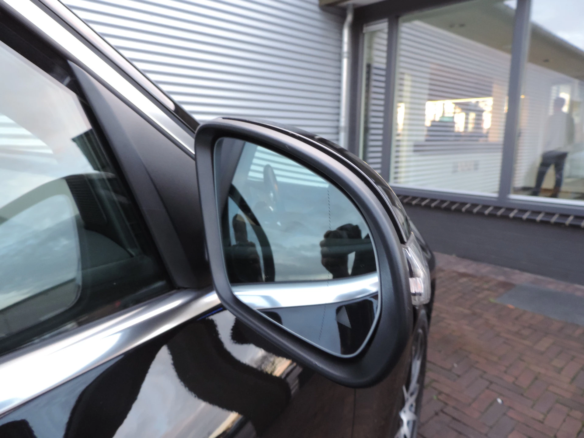 Hoofdafbeelding Mercedes-Benz EQC