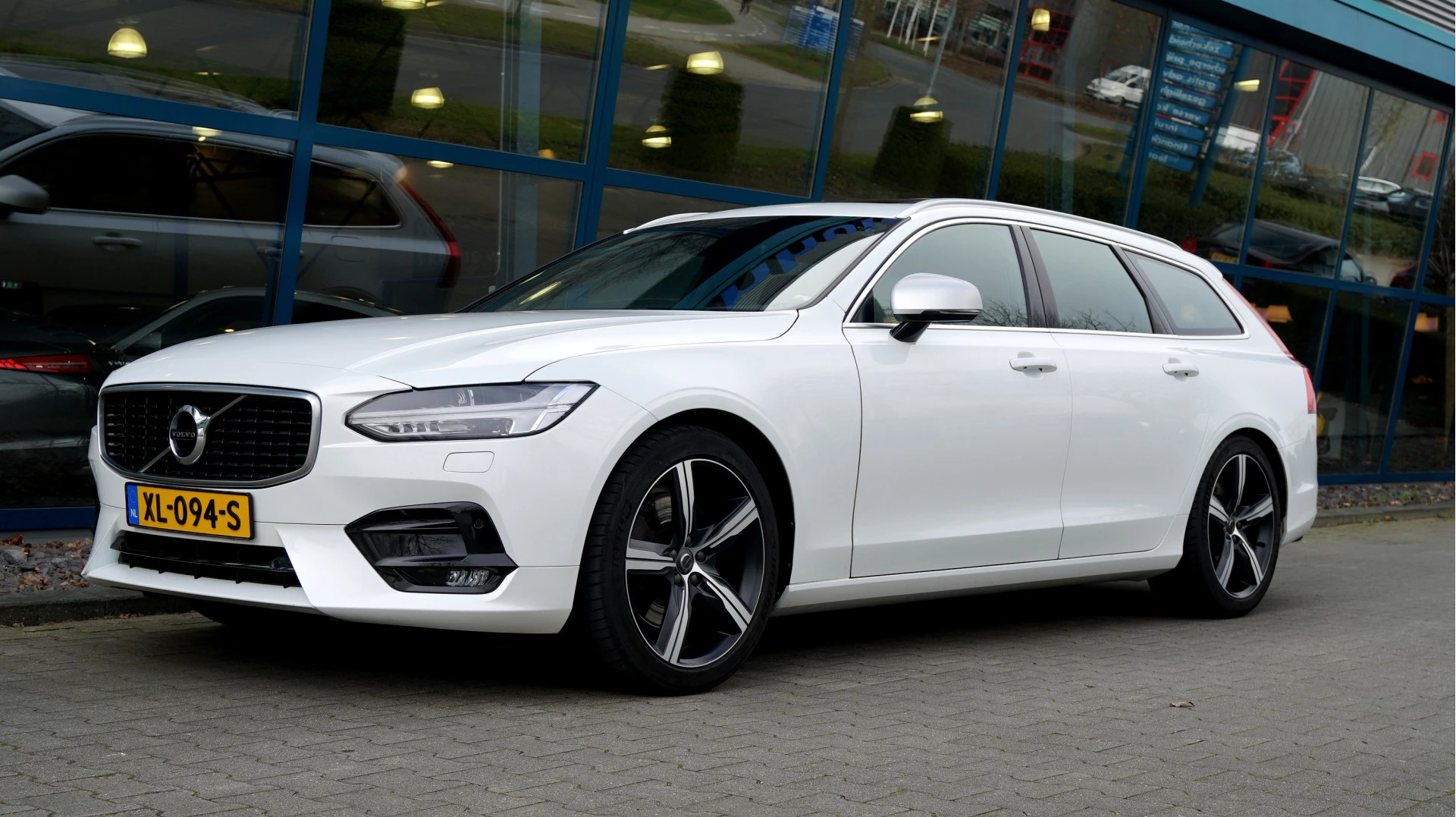 Hoofdafbeelding Volvo V90