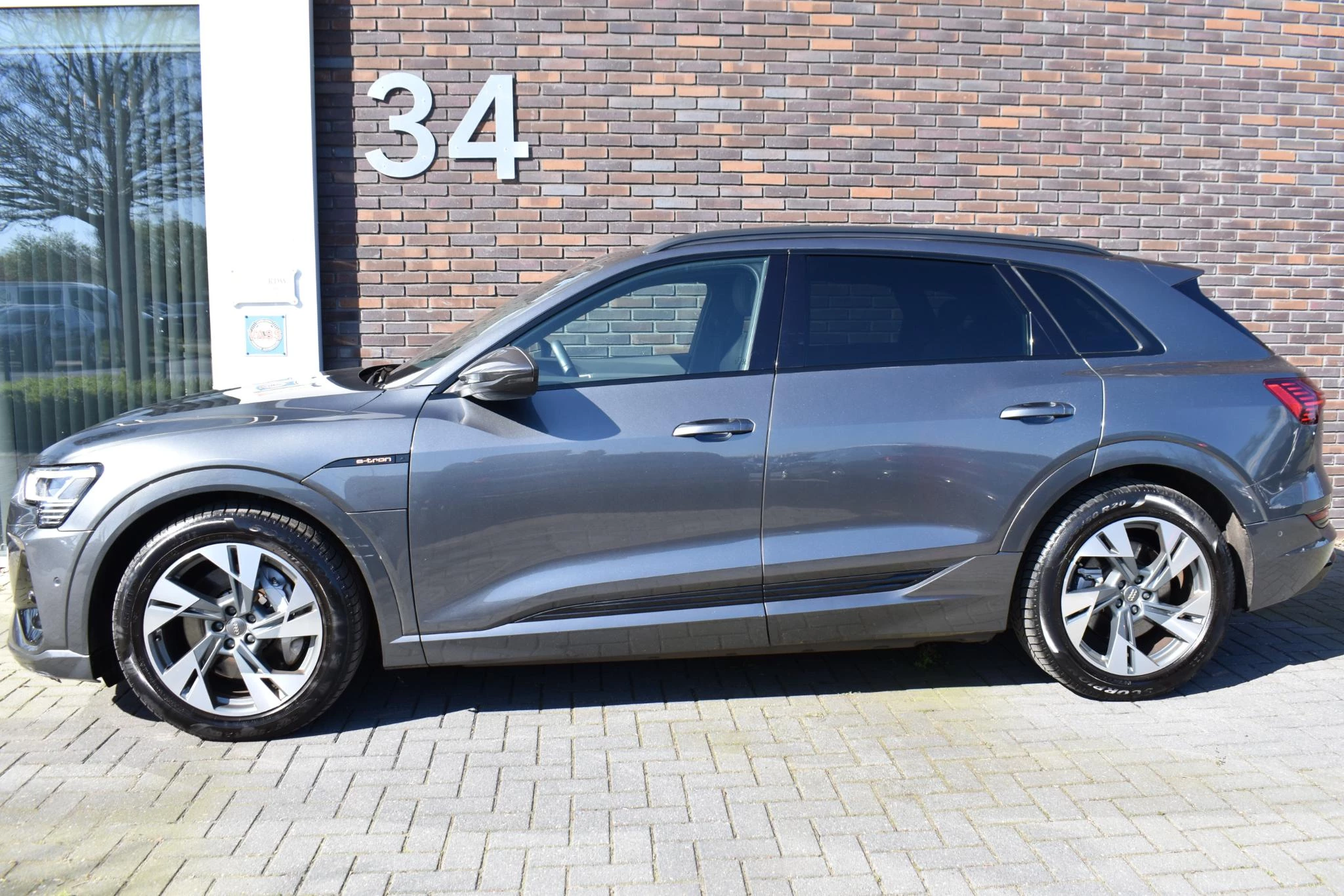 Hoofdafbeelding Audi e-tron