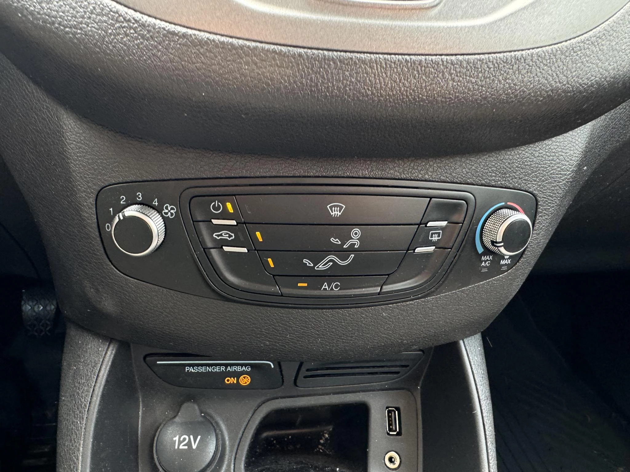 Hoofdafbeelding Ford Transit Courier