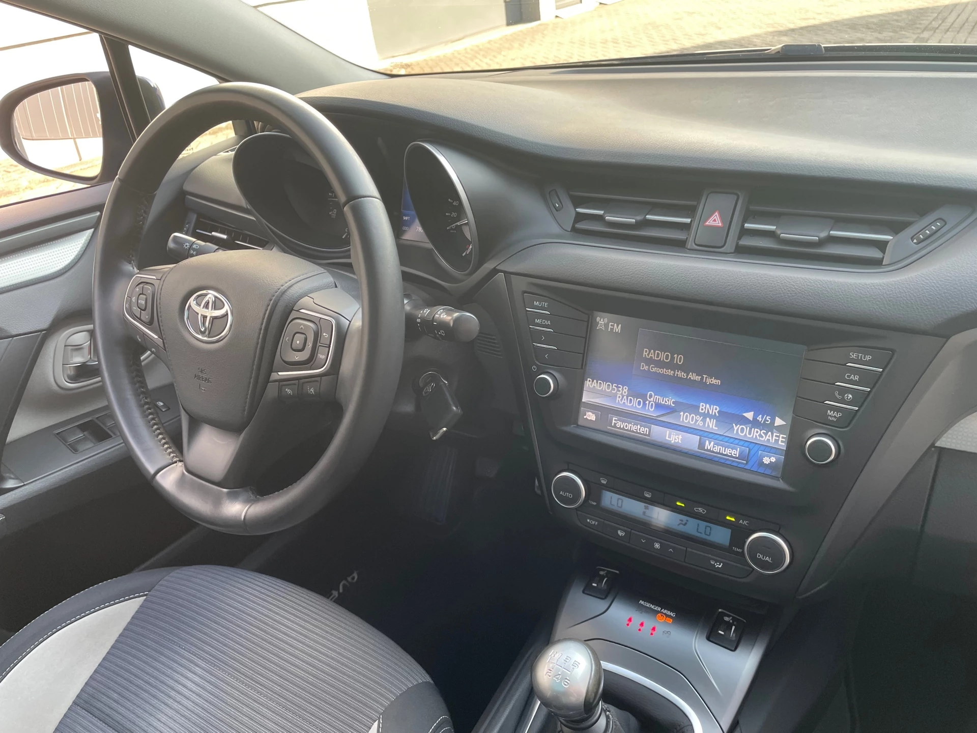 Hoofdafbeelding Toyota Avensis