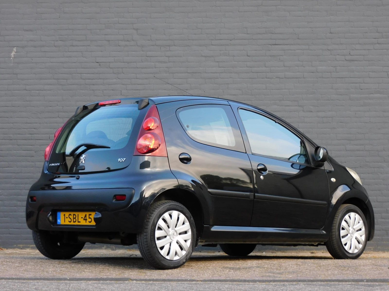 Hoofdafbeelding Peugeot 107