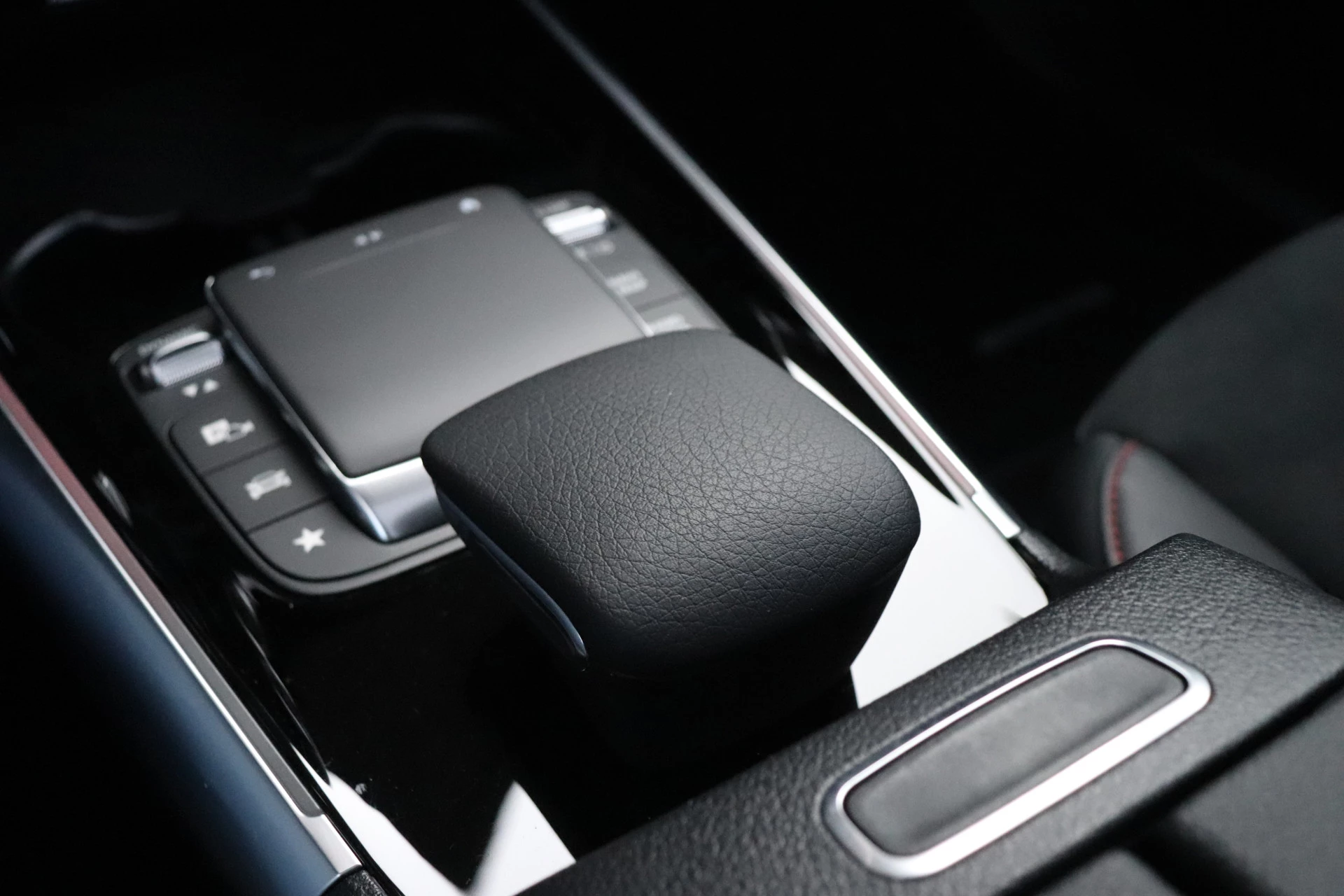 Hoofdafbeelding Mercedes-Benz EQA
