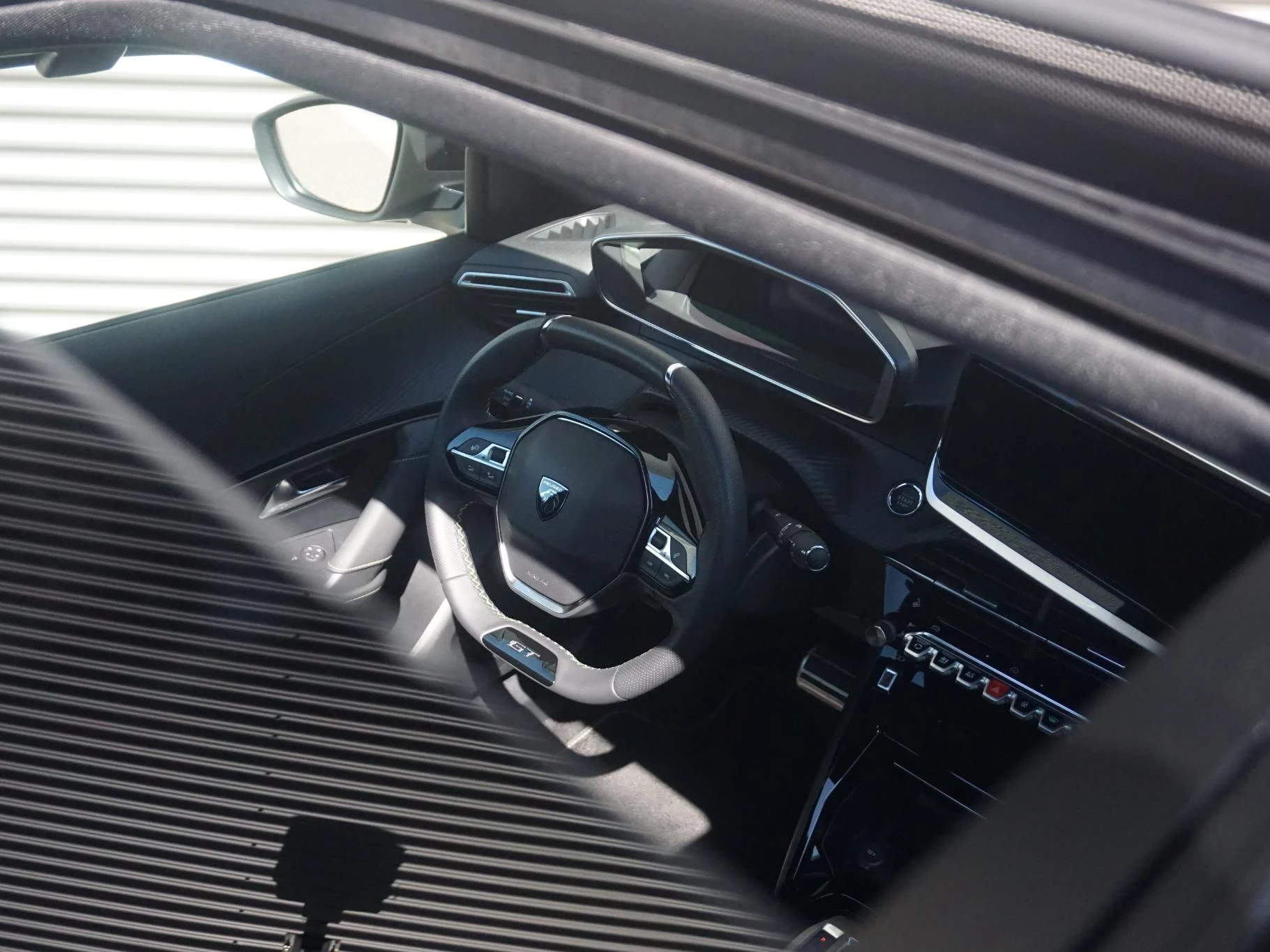 Hoofdafbeelding Peugeot e-2008