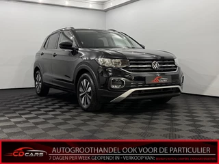 Hoofdafbeelding Volkswagen T-Cross Volkswagen T-Cross 1.0 TSI Move Clima, Navi, Parkeersensoren, Stoelverwarming, Cruise control adaptief, A start stop