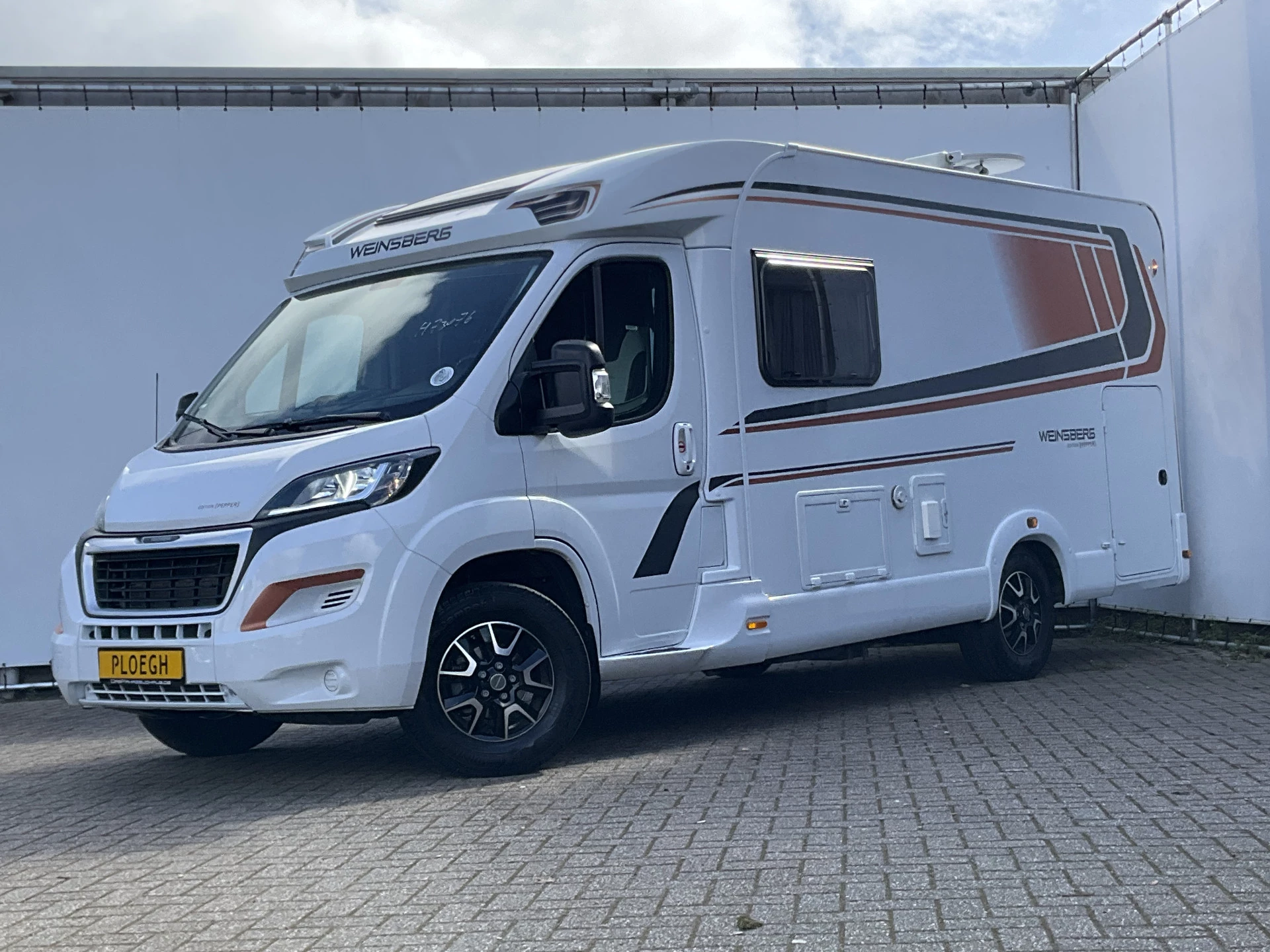 Hoofdafbeelding Weinsberg R57