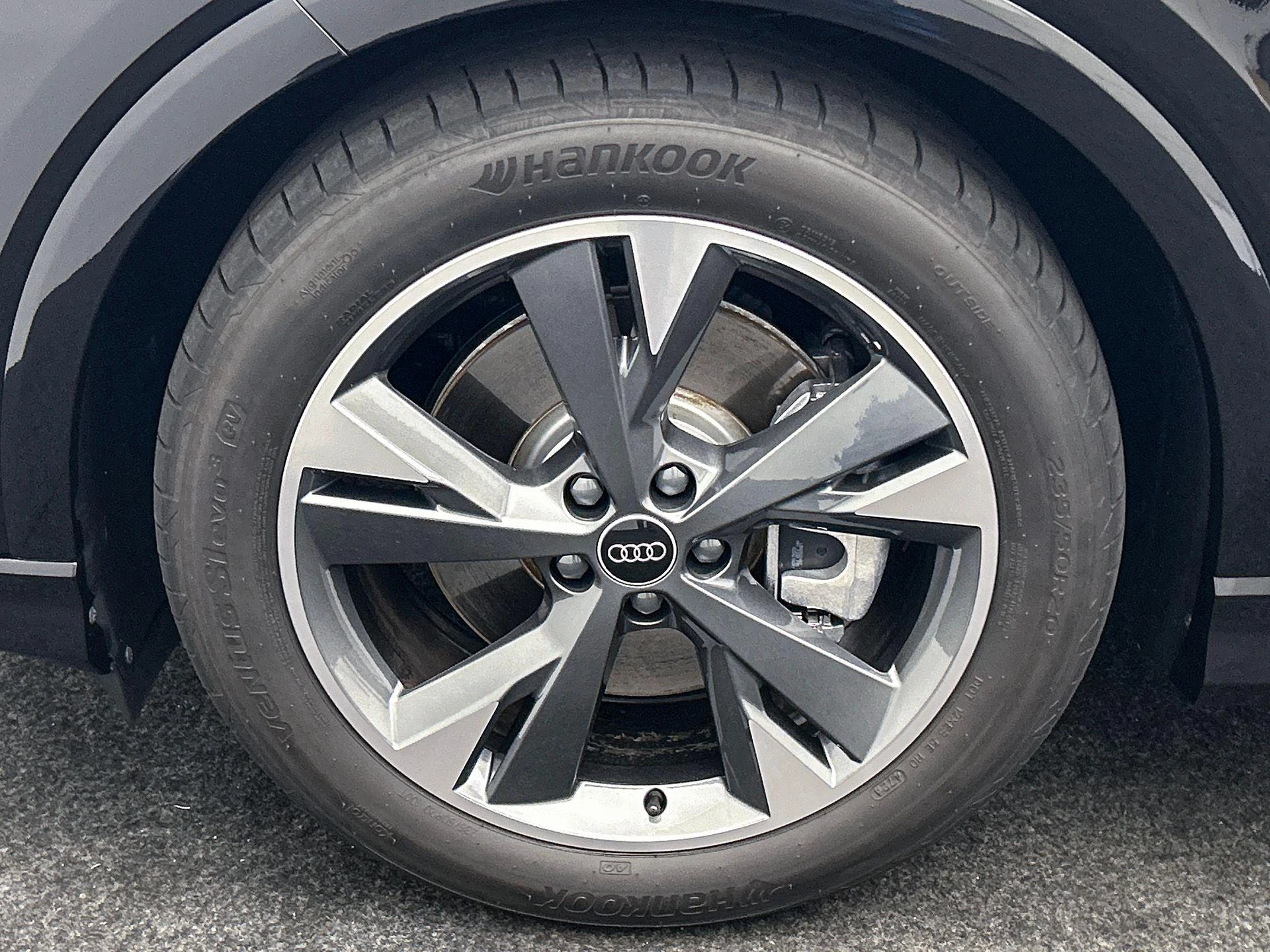 Hoofdafbeelding Audi Q4 e-tron
