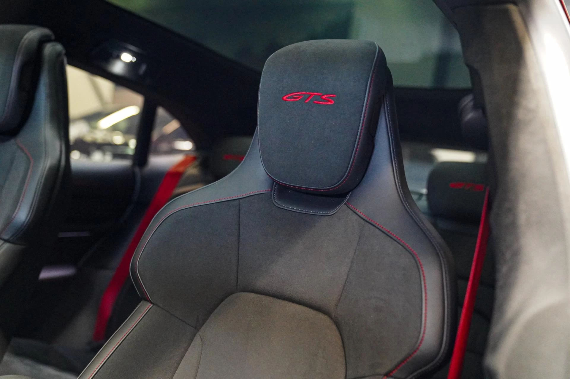 Hoofdafbeelding Porsche Taycan