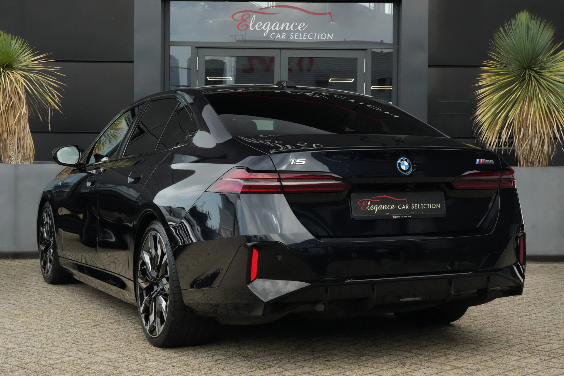Hoofdafbeelding BMW i5