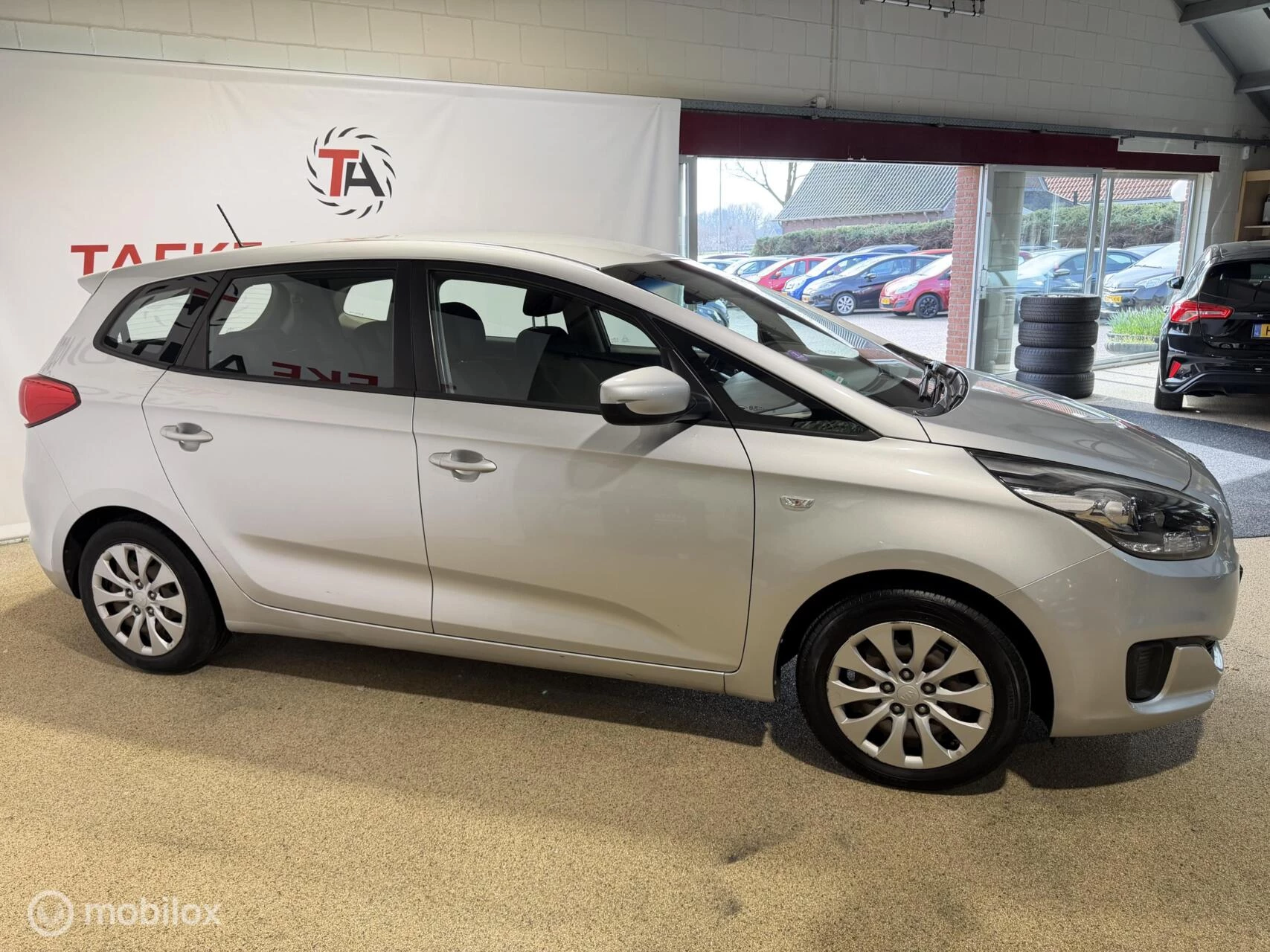 Hoofdafbeelding Kia Carens