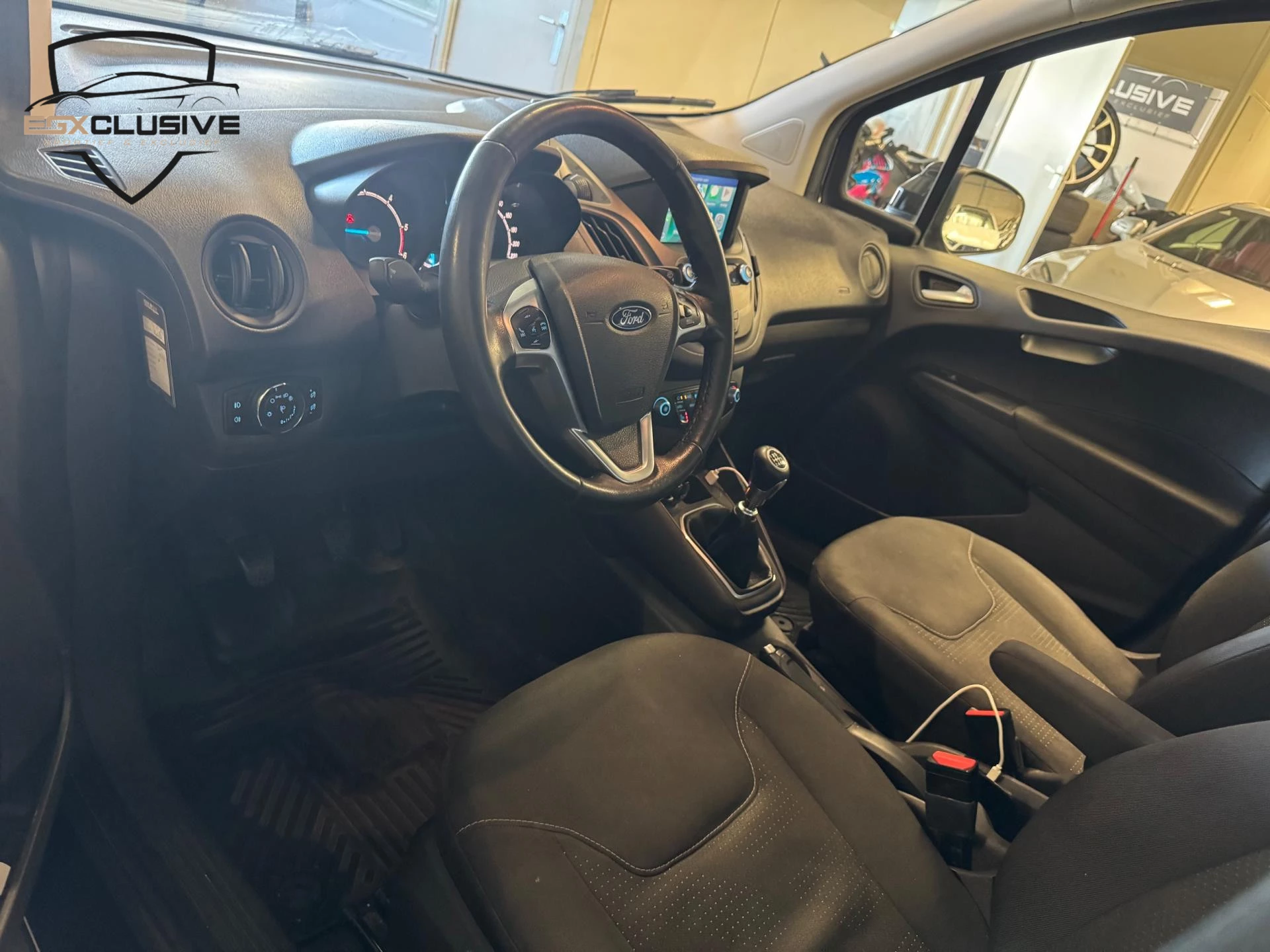 Hoofdafbeelding Ford Transit Courier