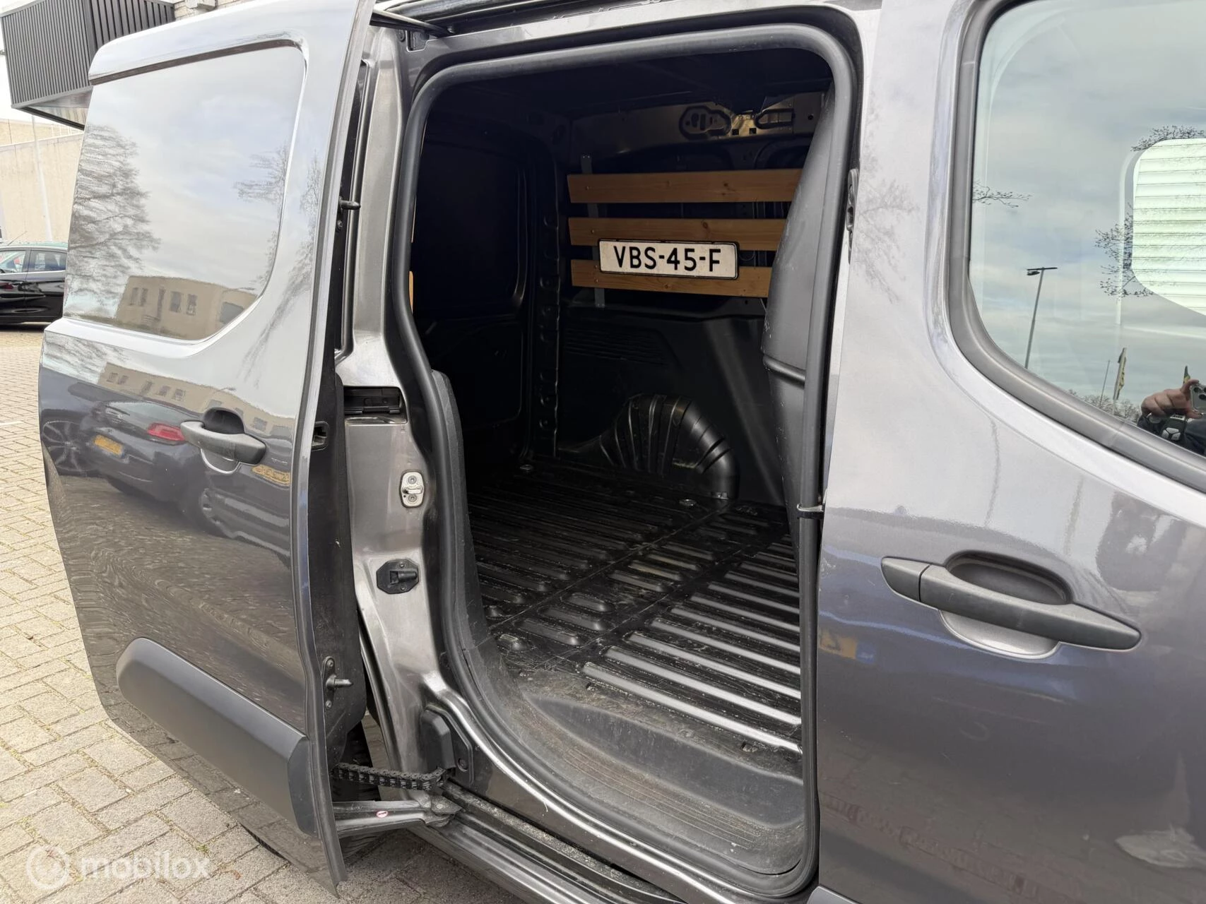 Hoofdafbeelding Peugeot Partner