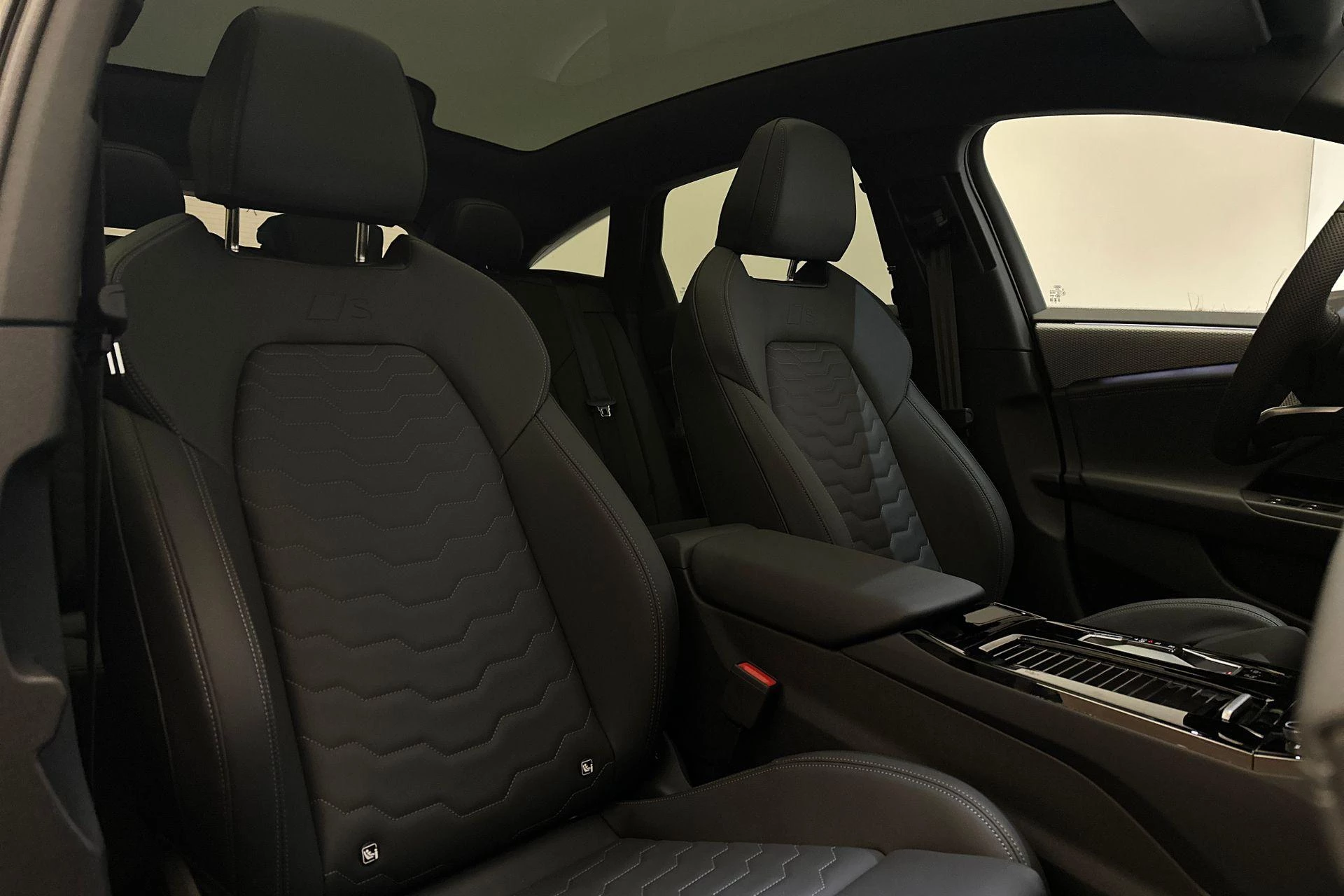 Hoofdafbeelding Audi A6 e-tron