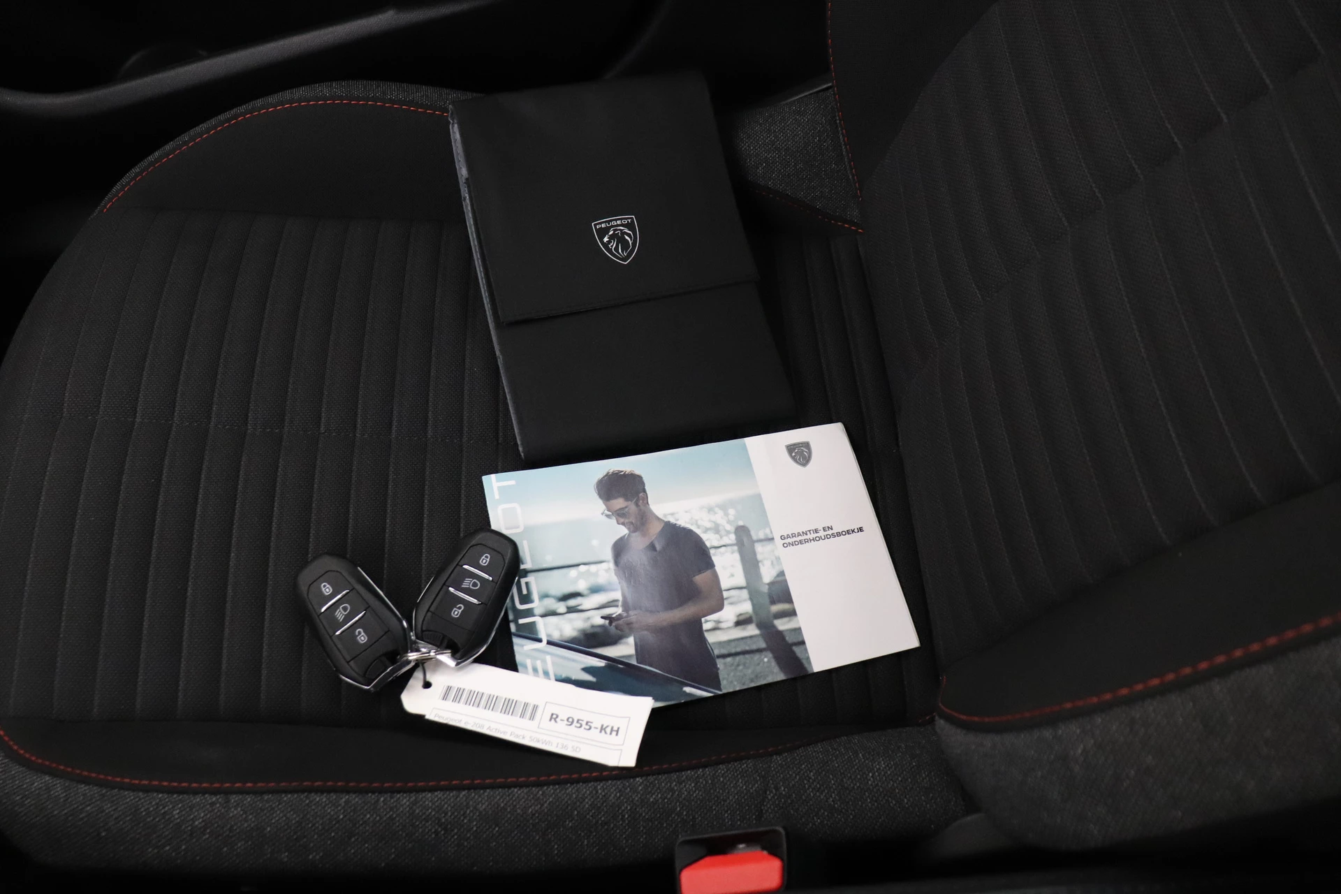 Hoofdafbeelding Peugeot e-208