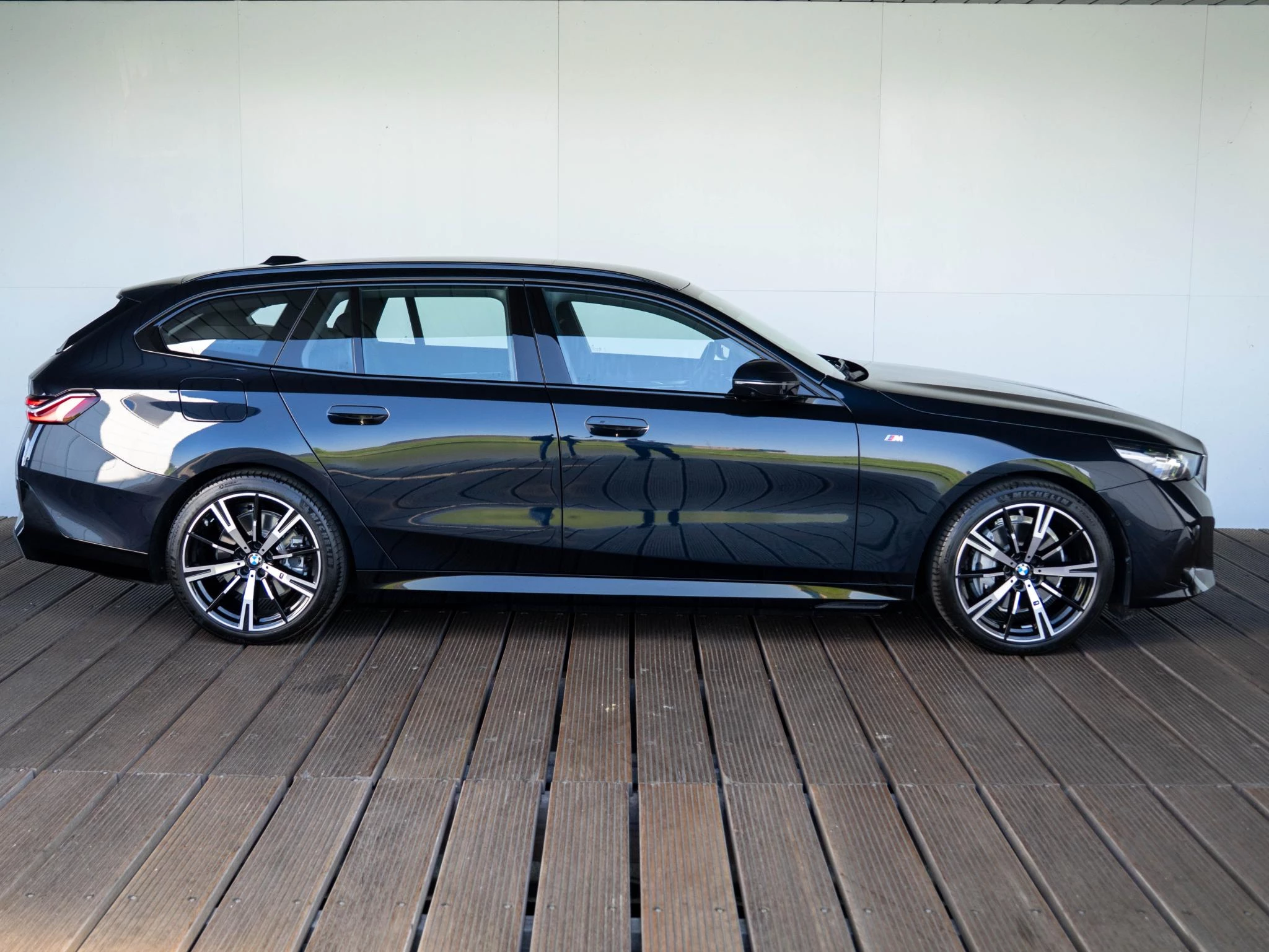 Hoofdafbeelding BMW i5