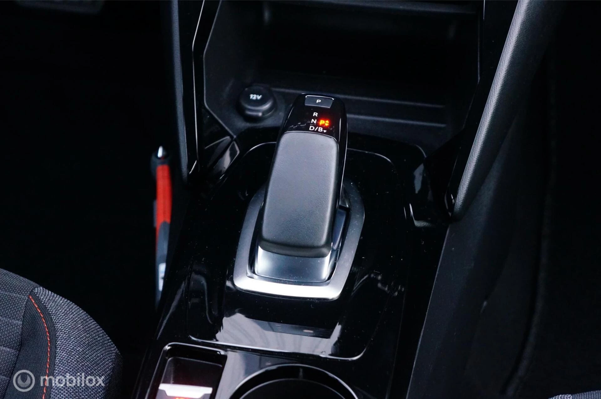 Hoofdafbeelding Peugeot e-208