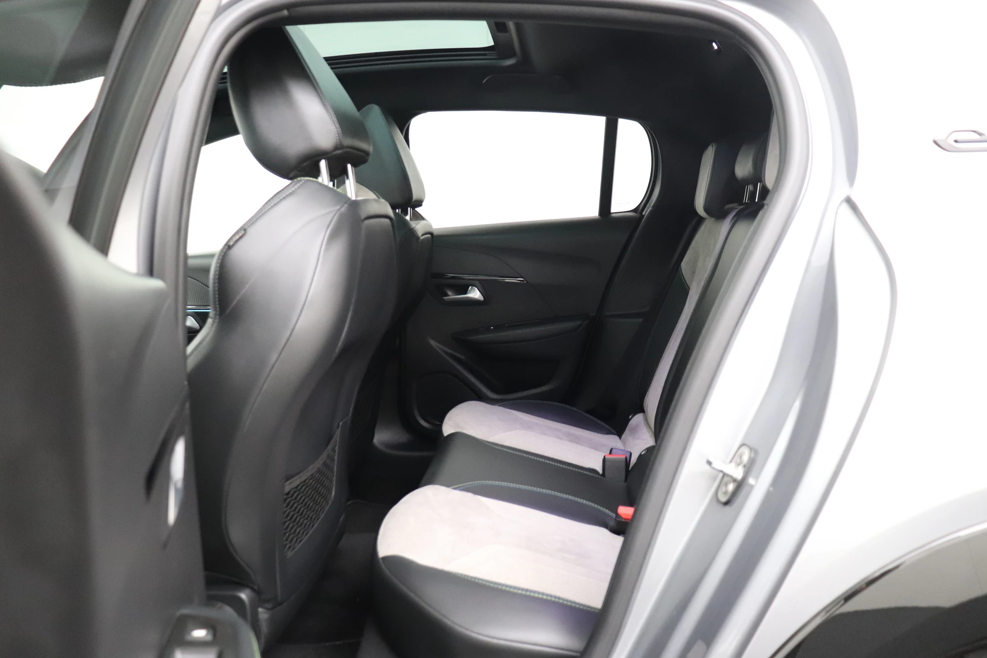 Hoofdafbeelding Peugeot e-208