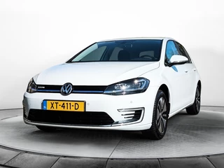 Volkswagen e-Golf e-Golf (136 PK) 1e-Eig. & Dealer-Onderh. BOVAG-Garantie. NL-Auto. Navigatie/Apple-Carplay/Android-Auto, Adaptive-Cruisecontrol, Parkeersensoren-V+A, Airco, Skiluik, Lm-Velgen-16Inch Privacy-Glas