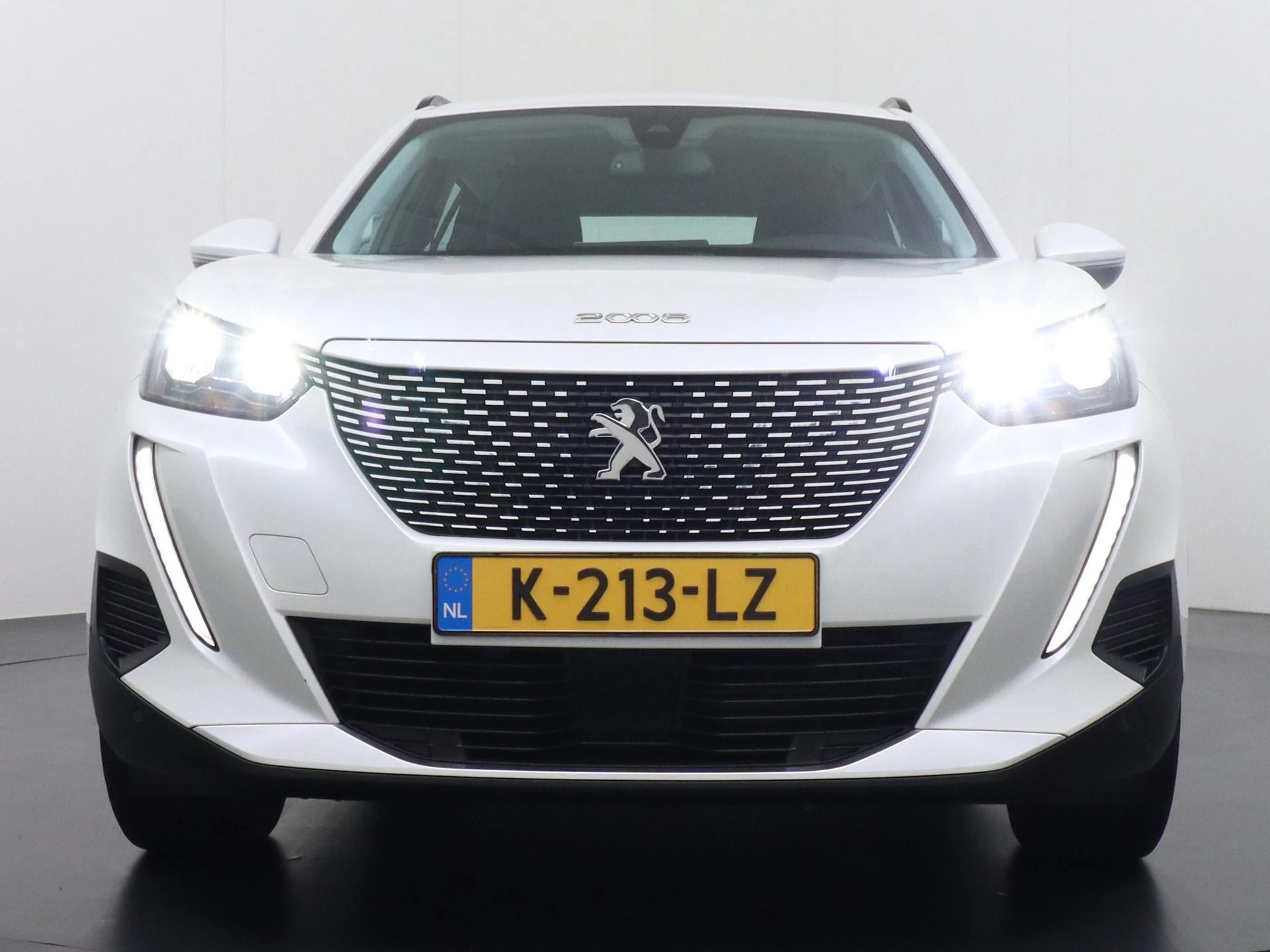 Hoofdafbeelding Peugeot e-2008