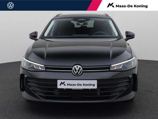 Hoofdafbeelding Volkswagen Passat Volkswagen Passat Variant 1.5 eTSI/150PK Business · Achteruitrijcamera · Trekhaak · Cruise Control Adaptief
