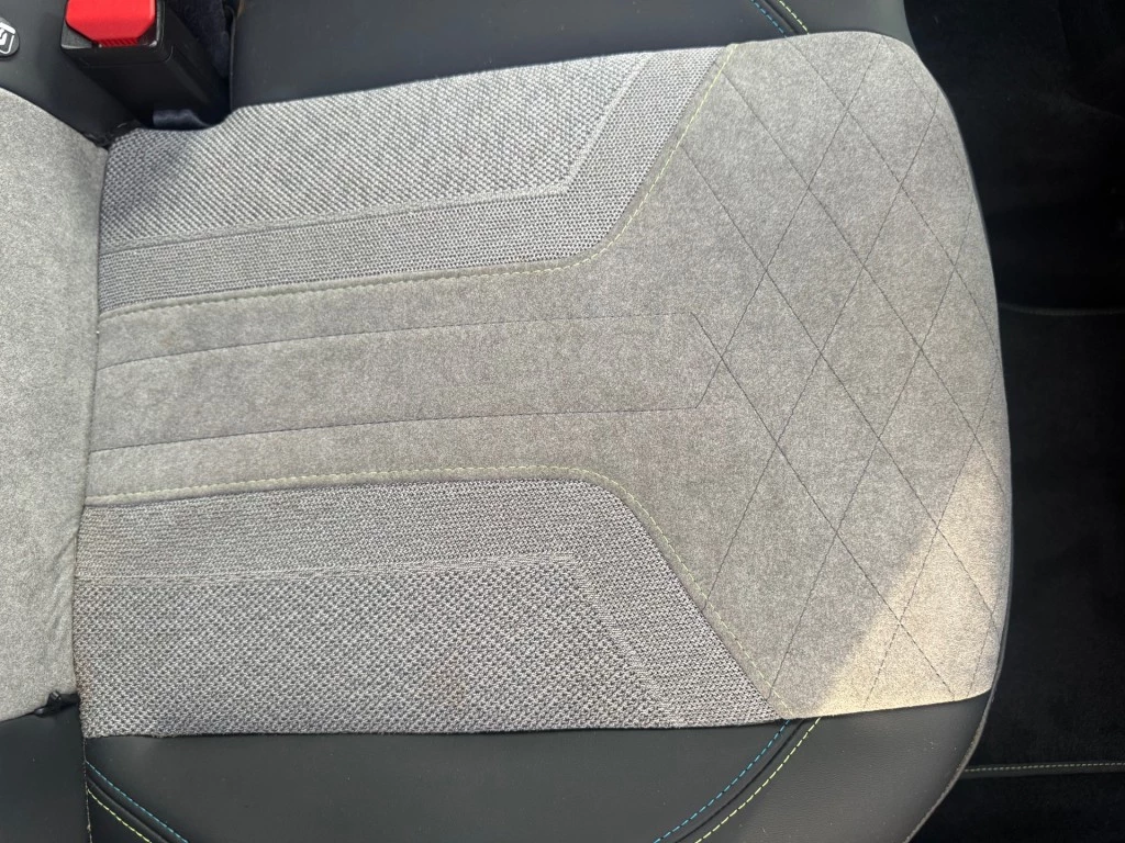 Hoofdafbeelding Peugeot e-2008