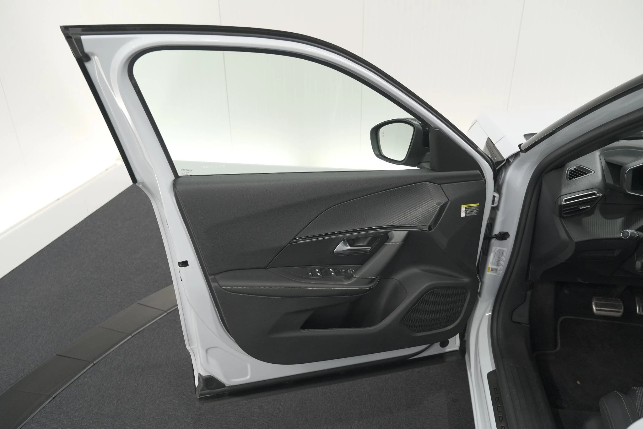 Hoofdafbeelding Peugeot e-2008
