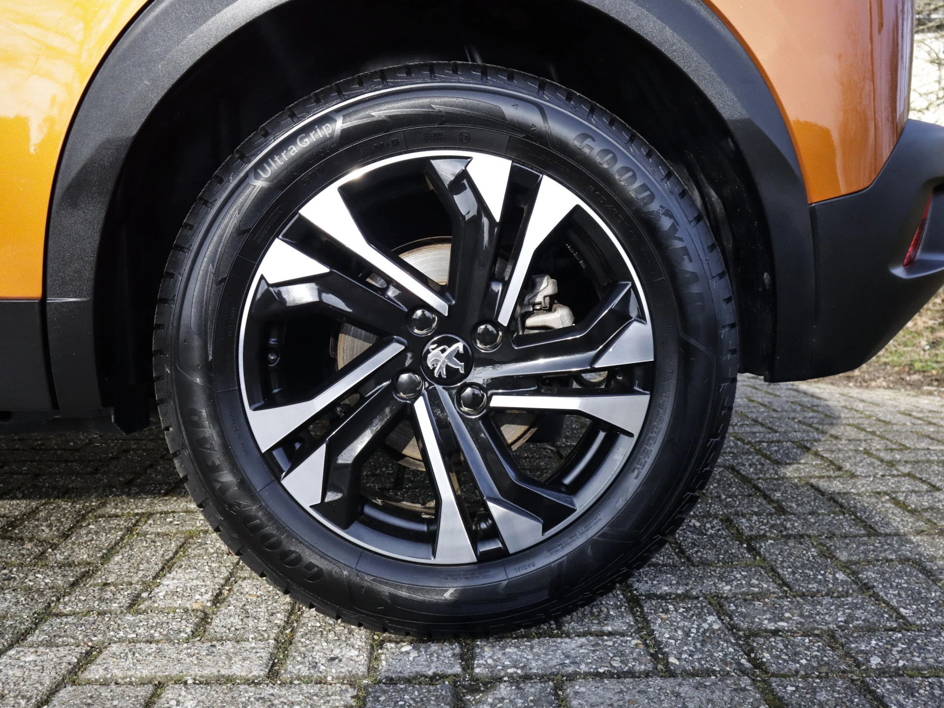 Hoofdafbeelding Peugeot e-2008