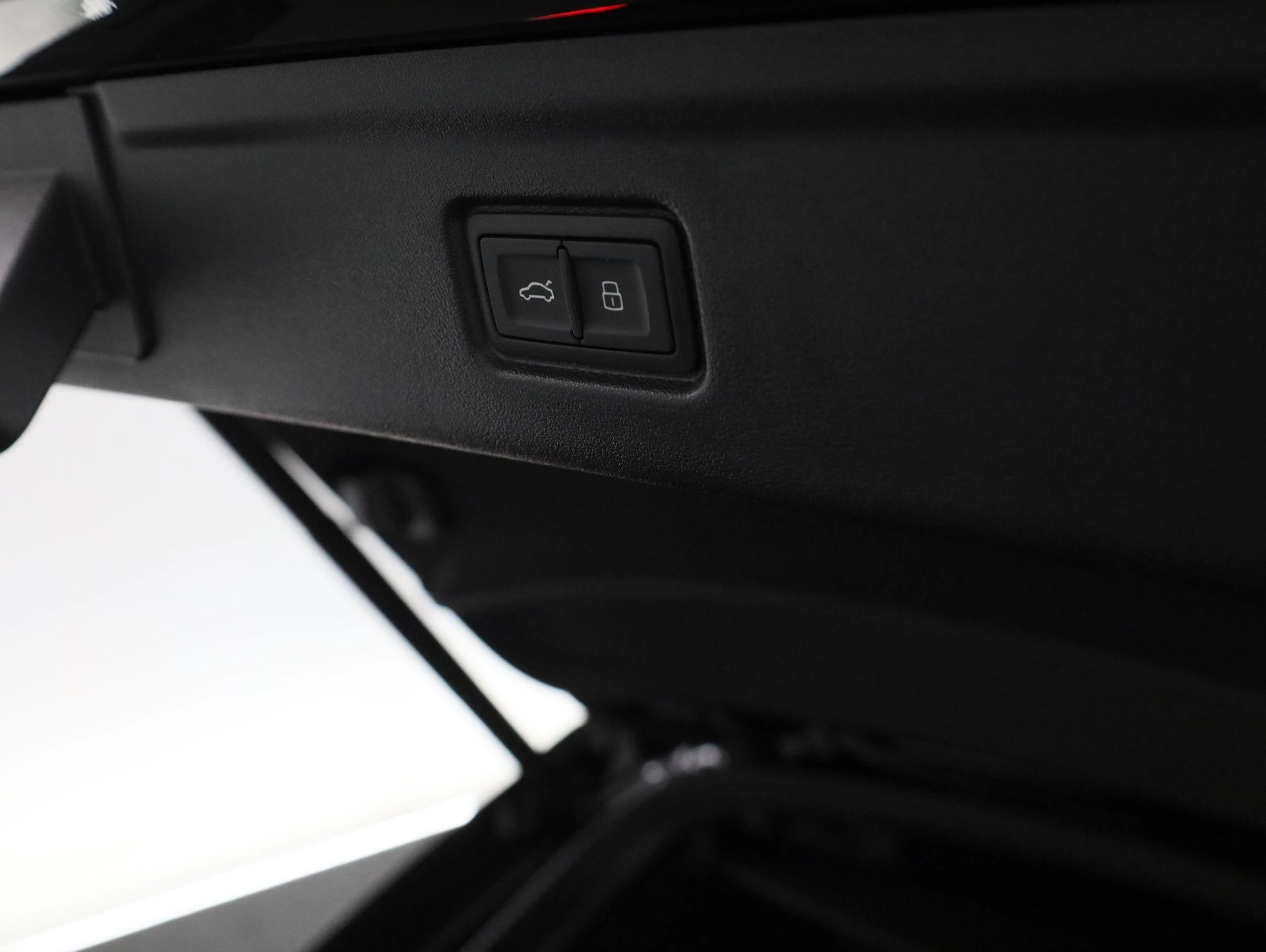 Hoofdafbeelding Audi A6 Avant e-tron