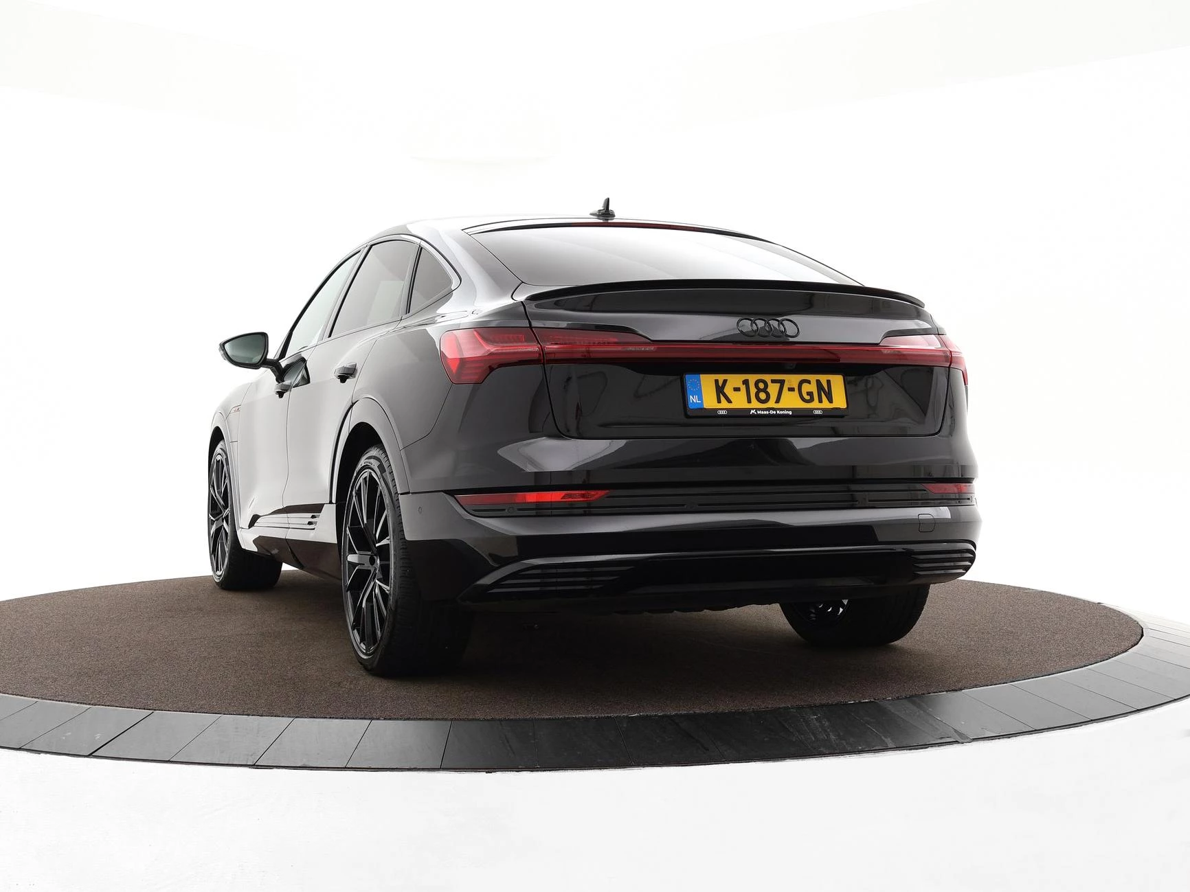 Hoofdafbeelding Audi e-tron