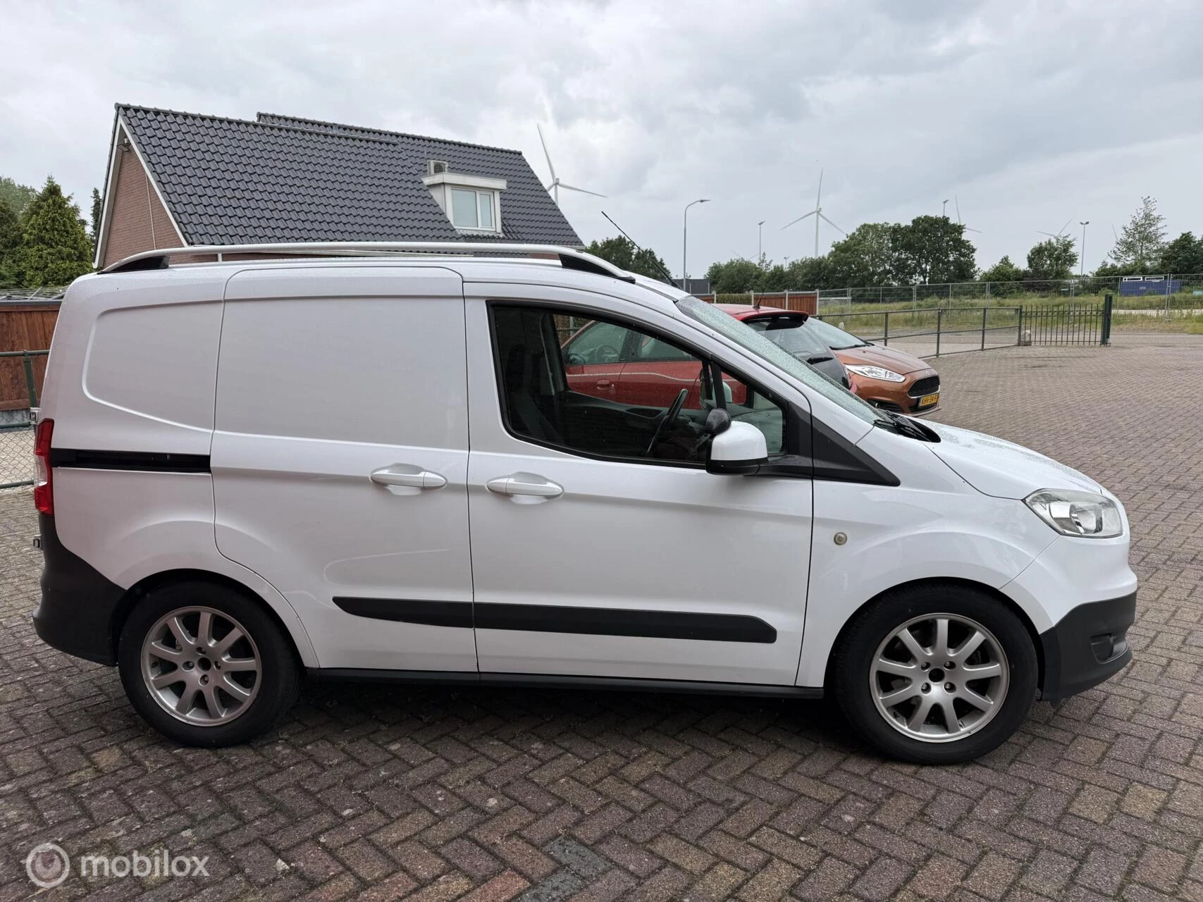 Hoofdafbeelding Ford Transit Courier