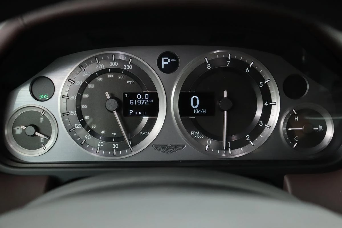 Hoofdafbeelding Aston Martin V12 Virage