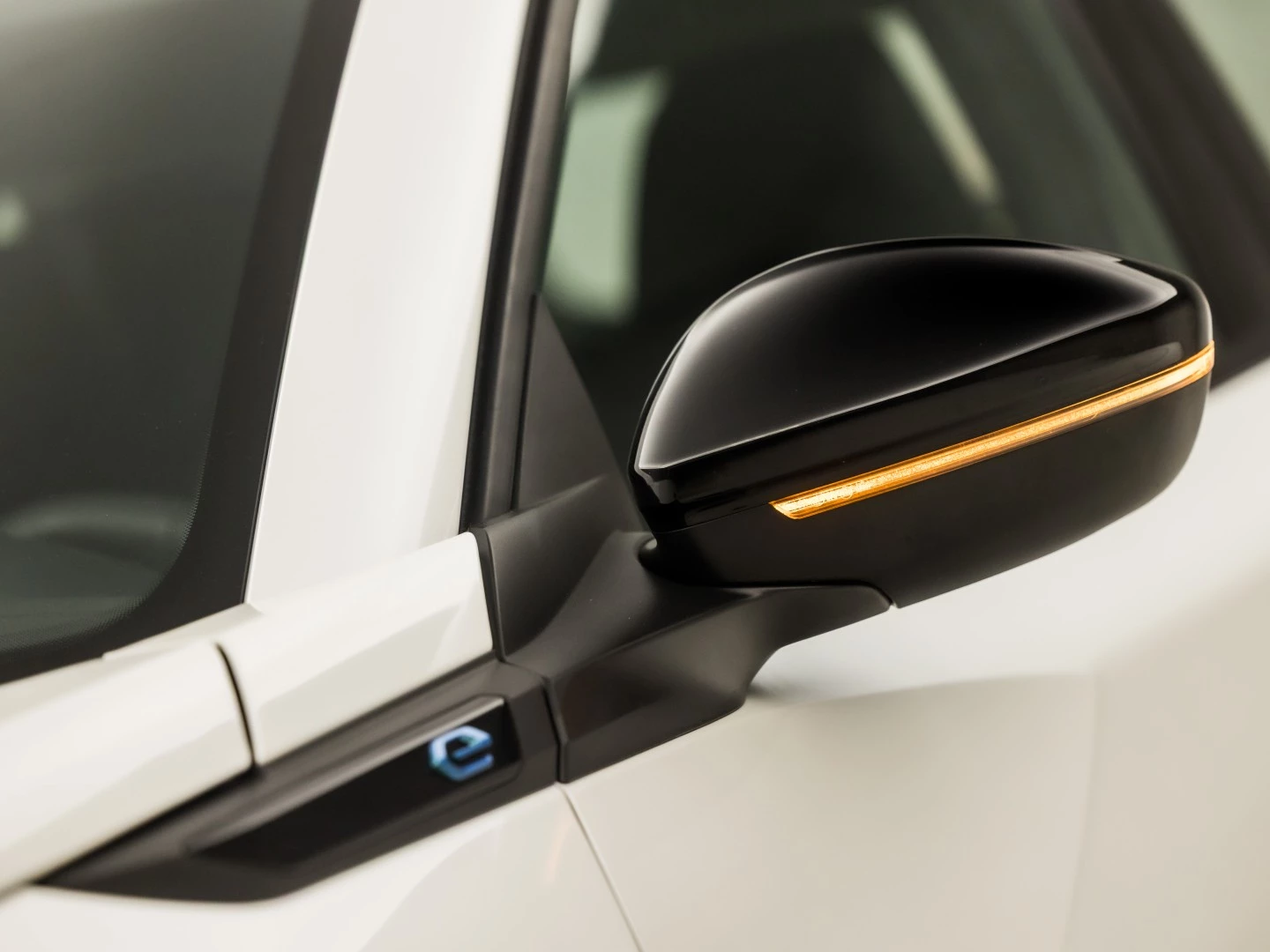 Hoofdafbeelding Peugeot e-2008