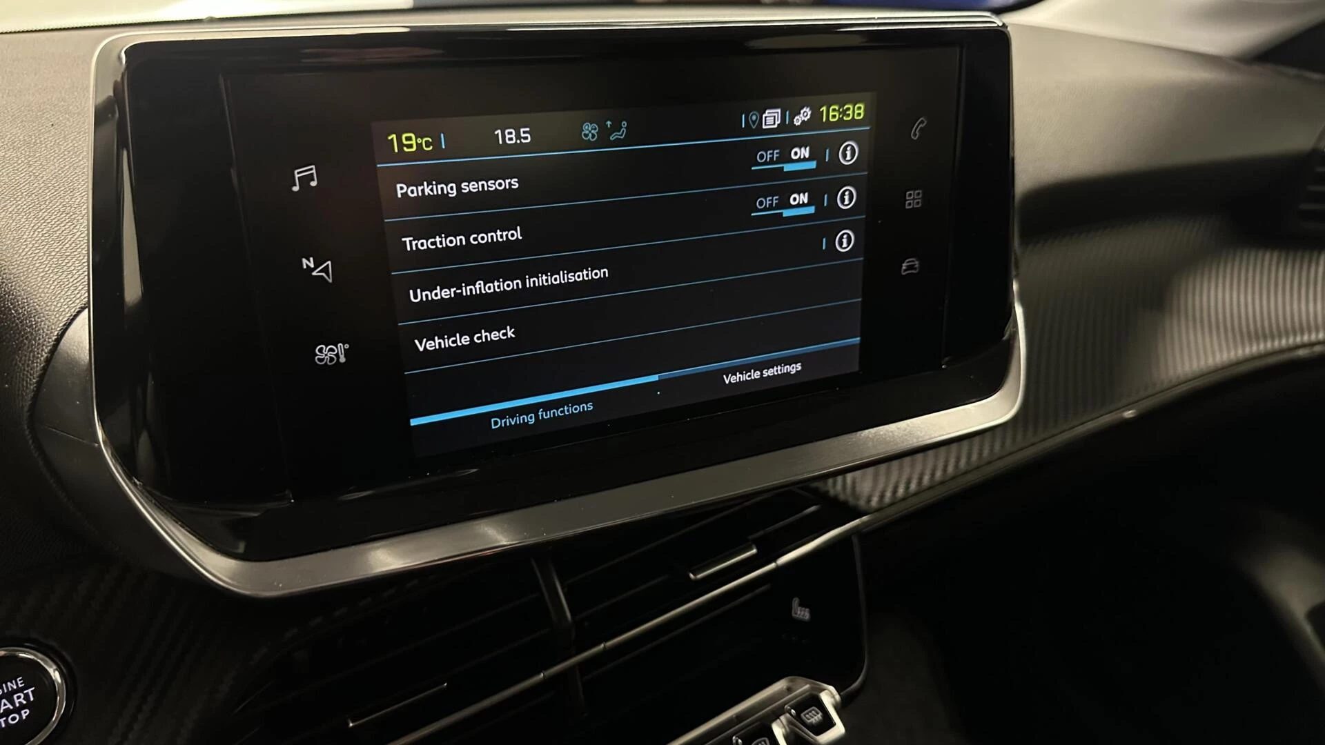 Hoofdafbeelding Peugeot e-208